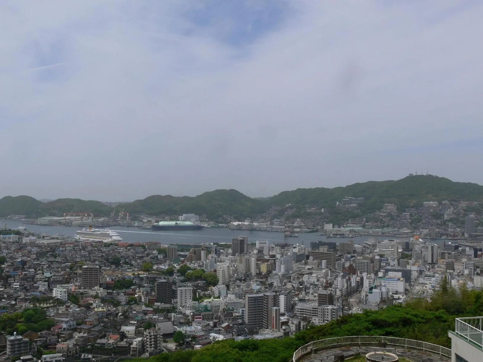 Photo of the whole room in Yataro