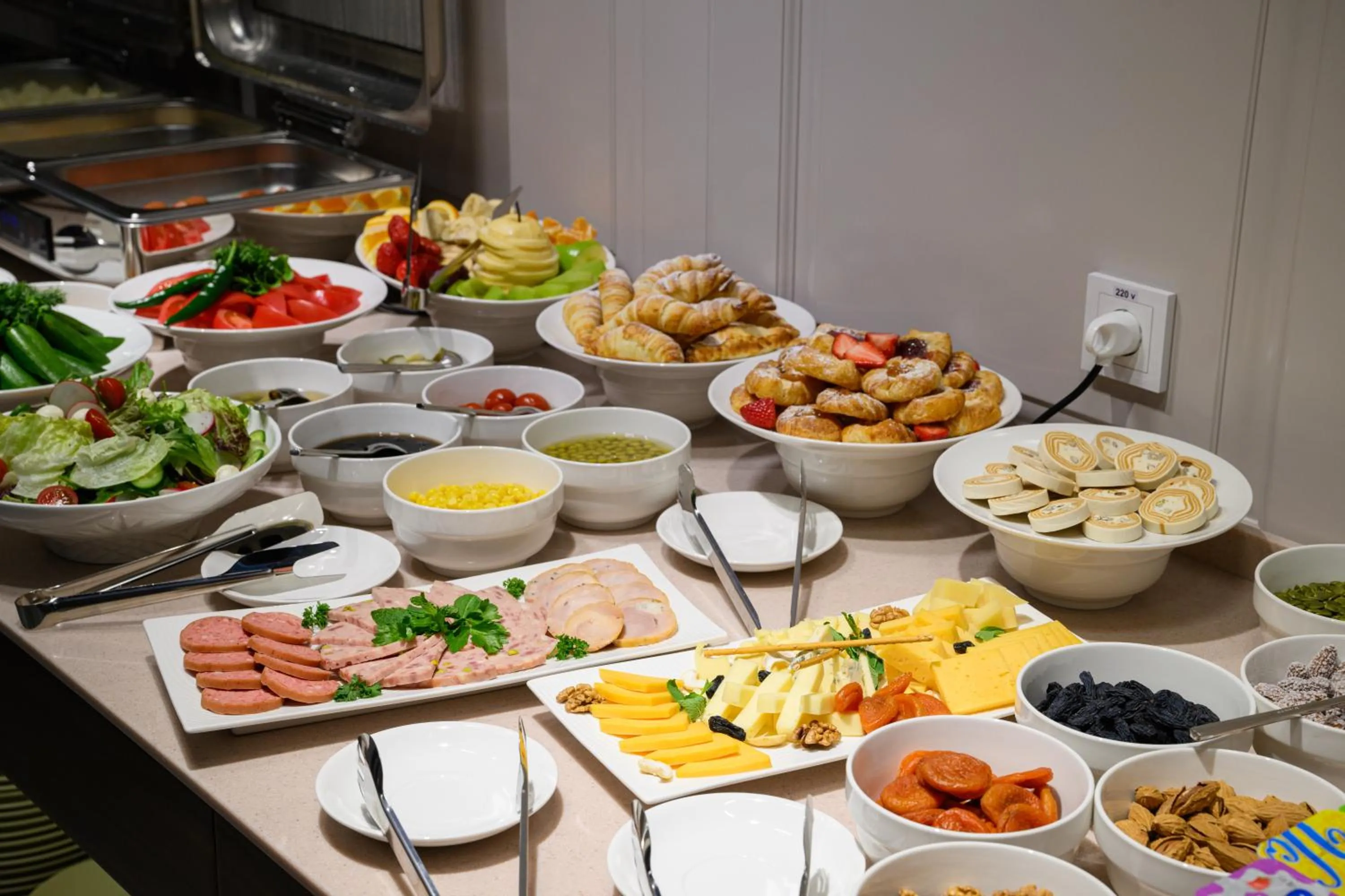 Buffet breakfast in Consti Hotel Tashkent