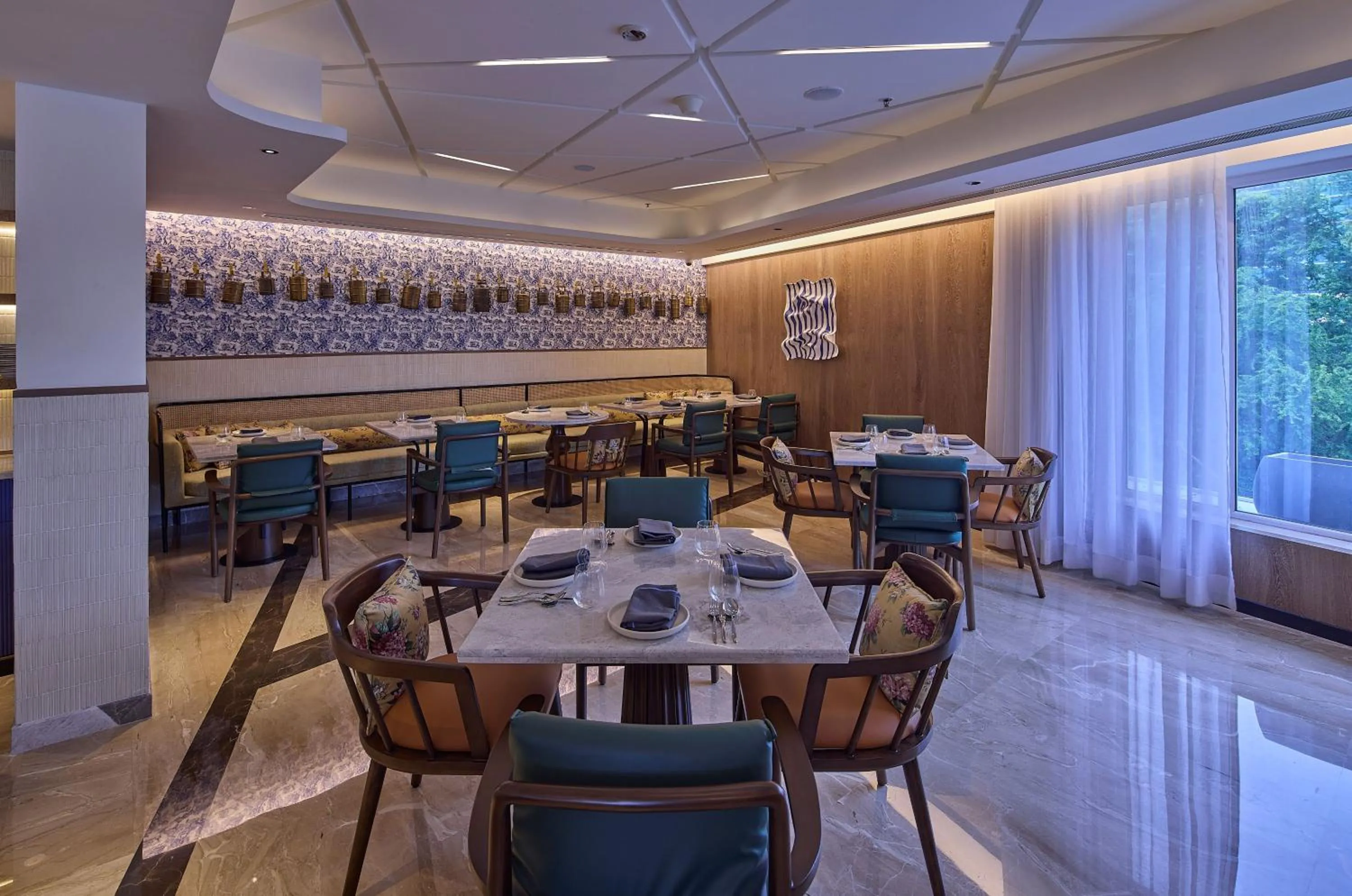 Restaurant/places to eat in ICONIQA Hotel Mumbai International Airport