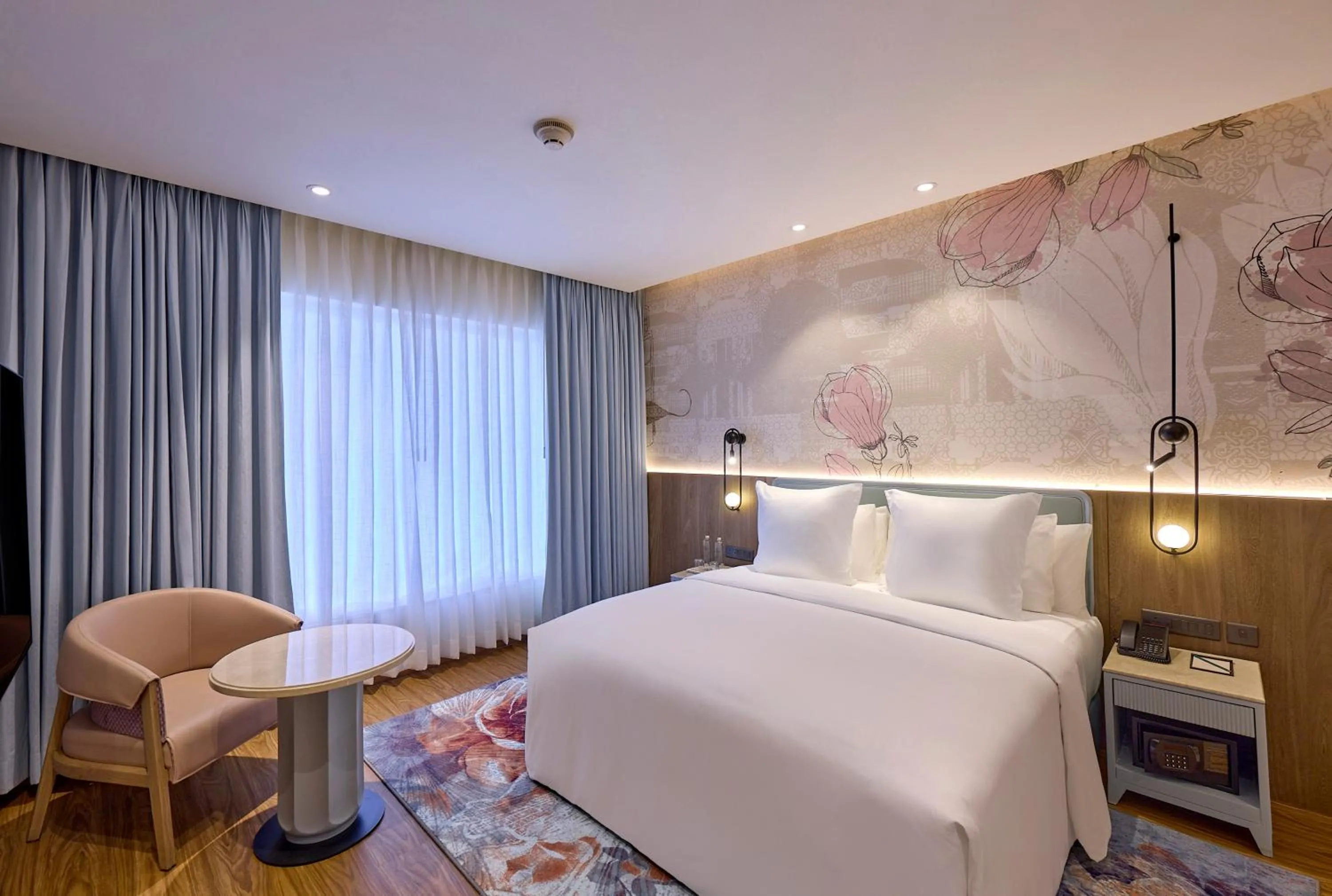 Bed in ICONIQA Hotel Mumbai International Airport