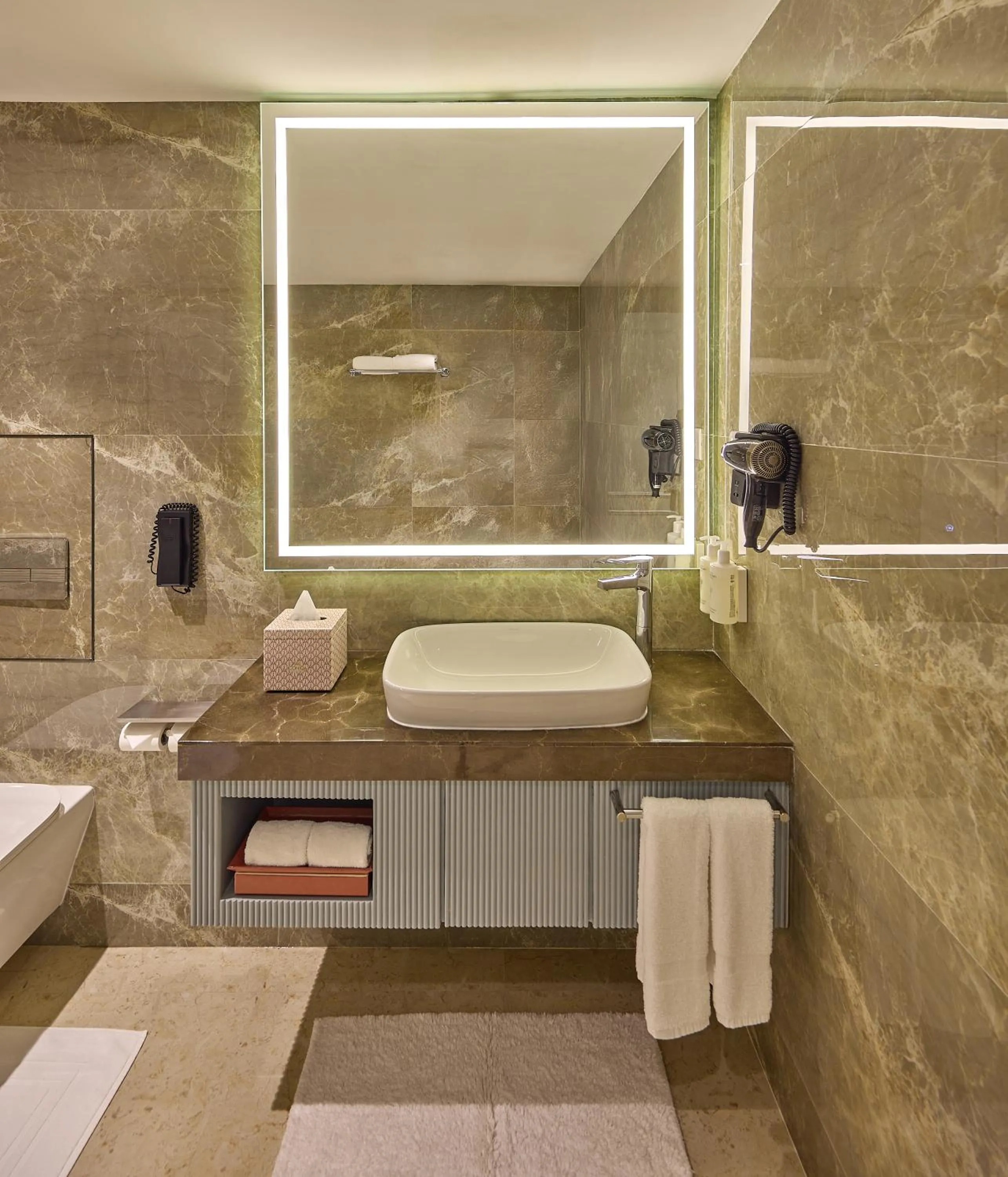 Bathroom in ICONIQA Hotel Mumbai International Airport