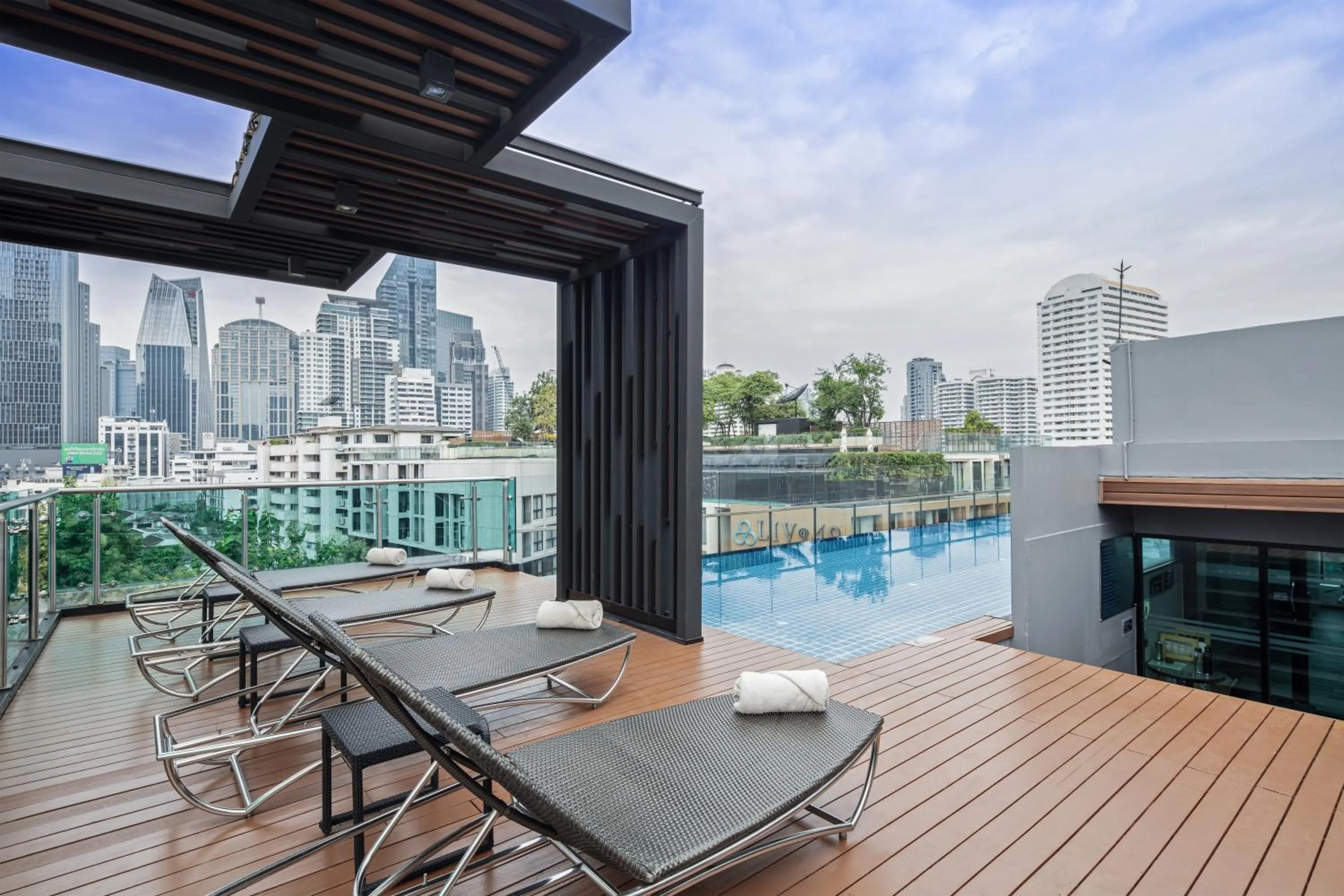 Swimming pool in Adelphi Forty-Nine