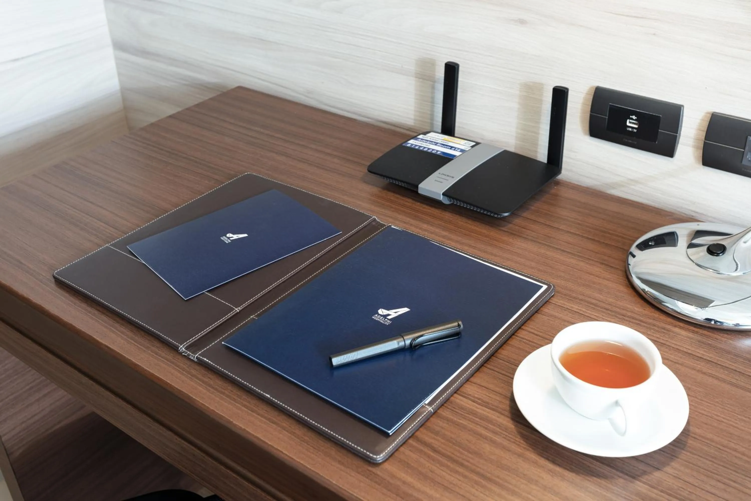 hair dresser in Adelphi Forty-Nine