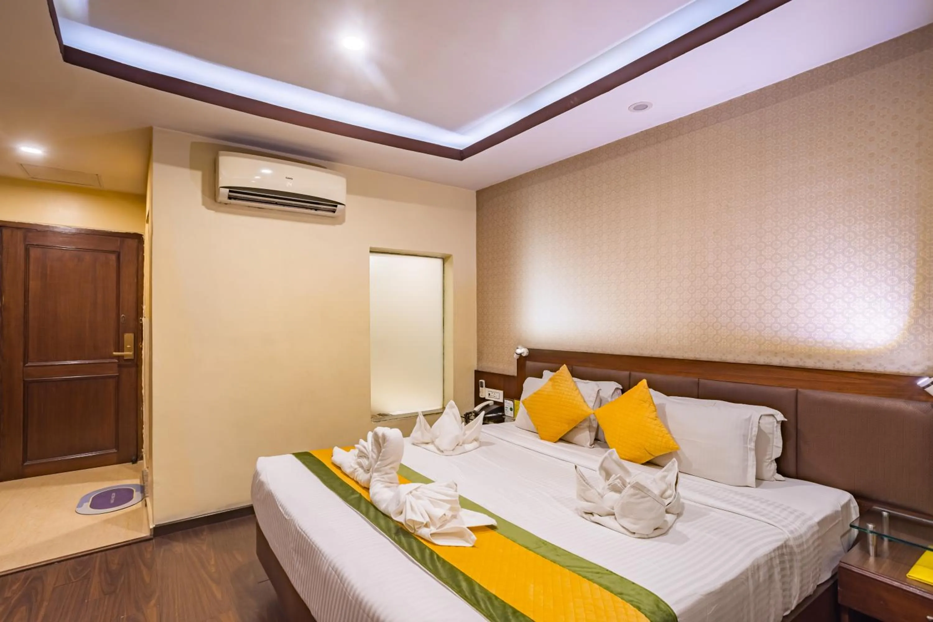 Bed in Yellow Pagoda Hotel