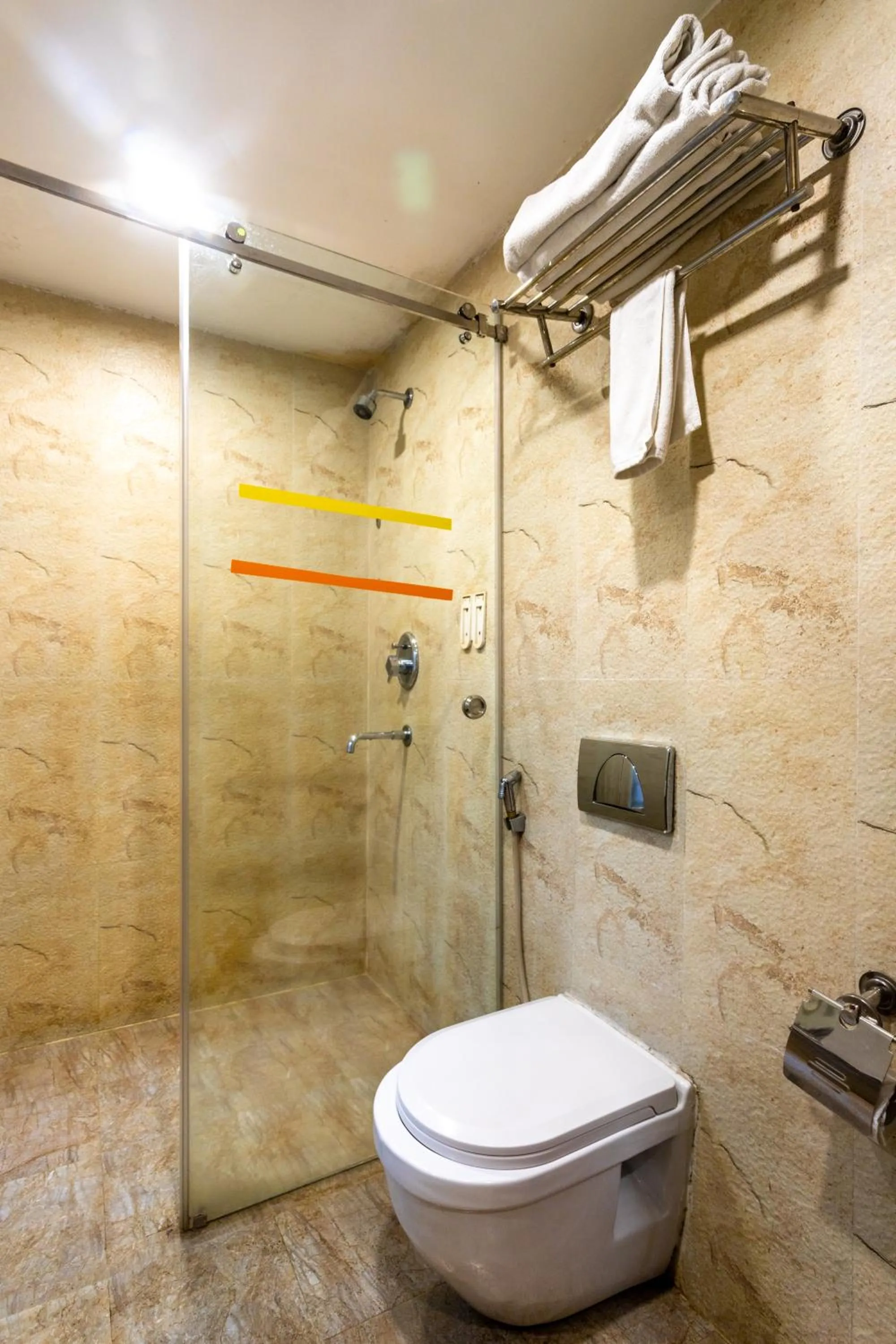 Bathroom in Yellow Pagoda Hotel