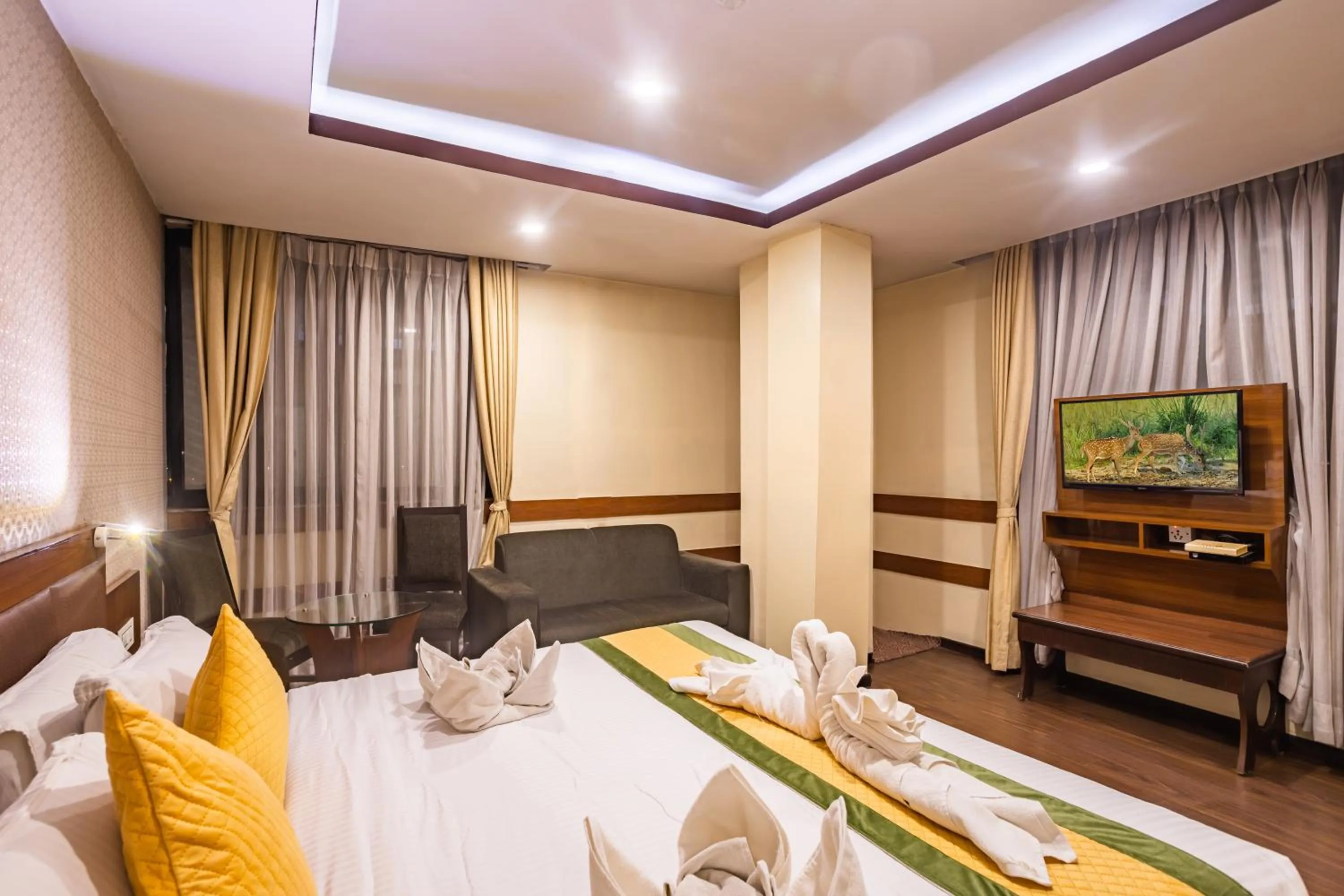 Bed in Yellow Pagoda Hotel