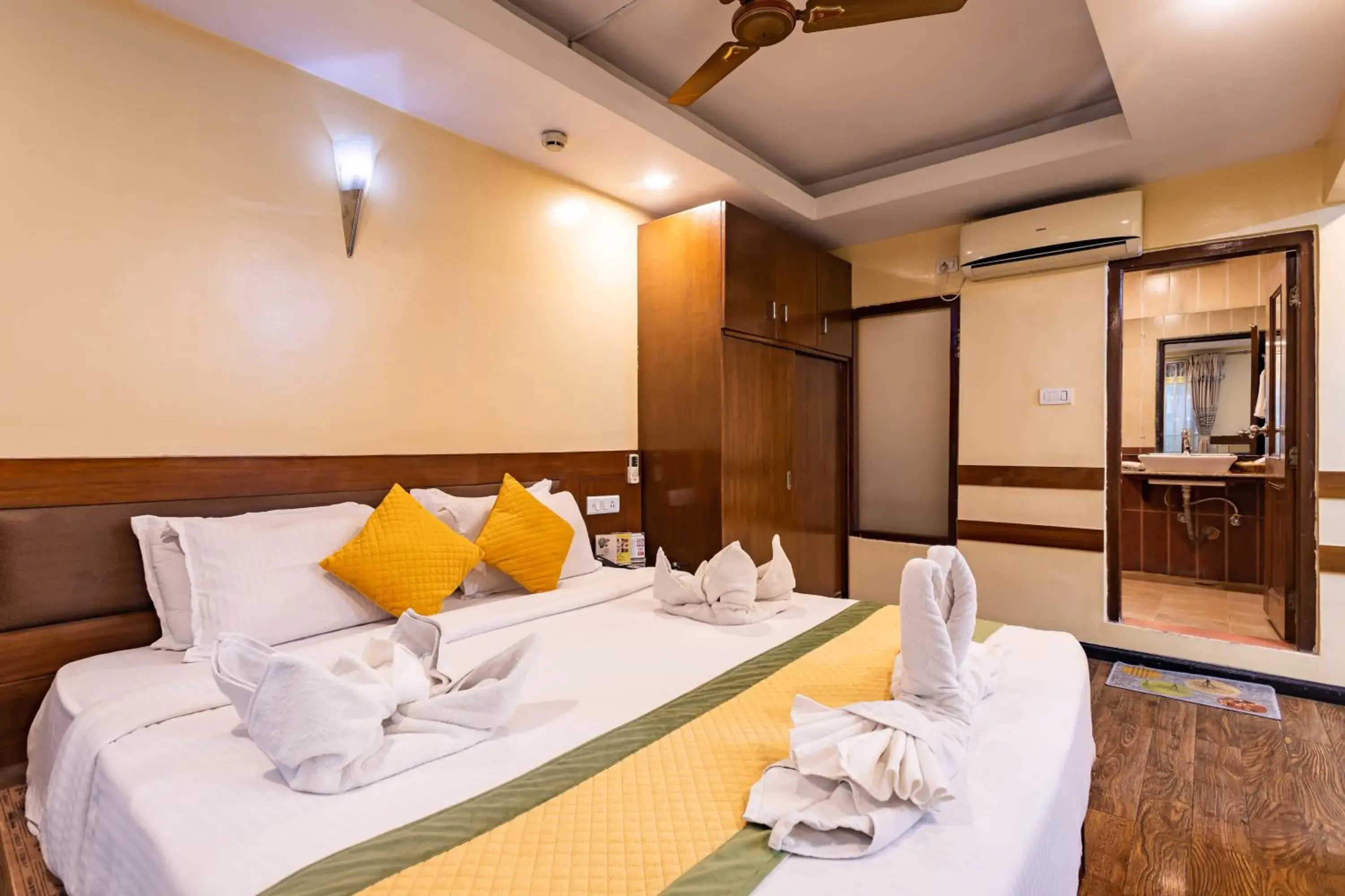 Executive Suite - single occupancy in Yellow Pagoda Hotel Executive Suite - single occupancy in Yellow Pagoda Hotel