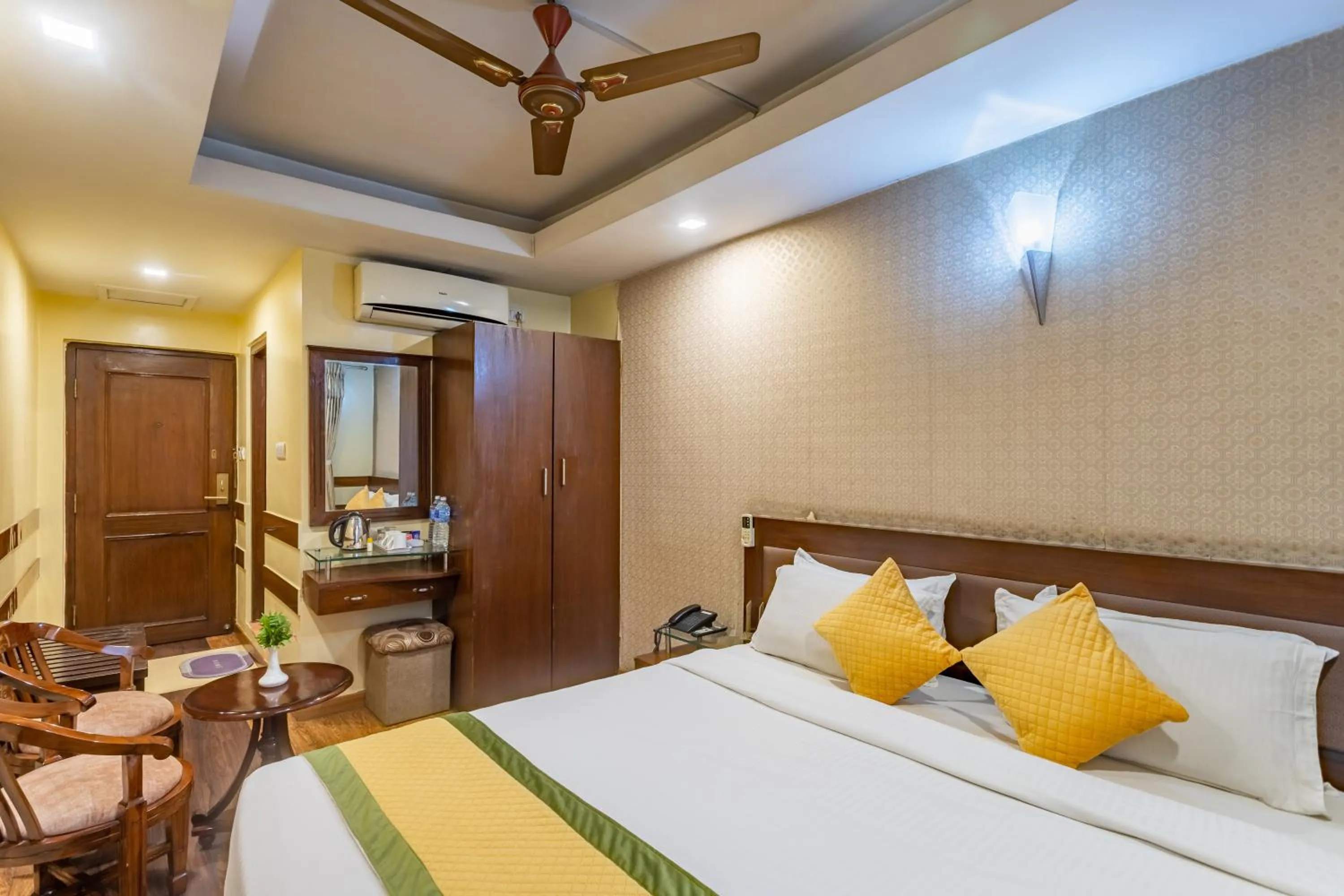 Bed in Yellow Pagoda Hotel