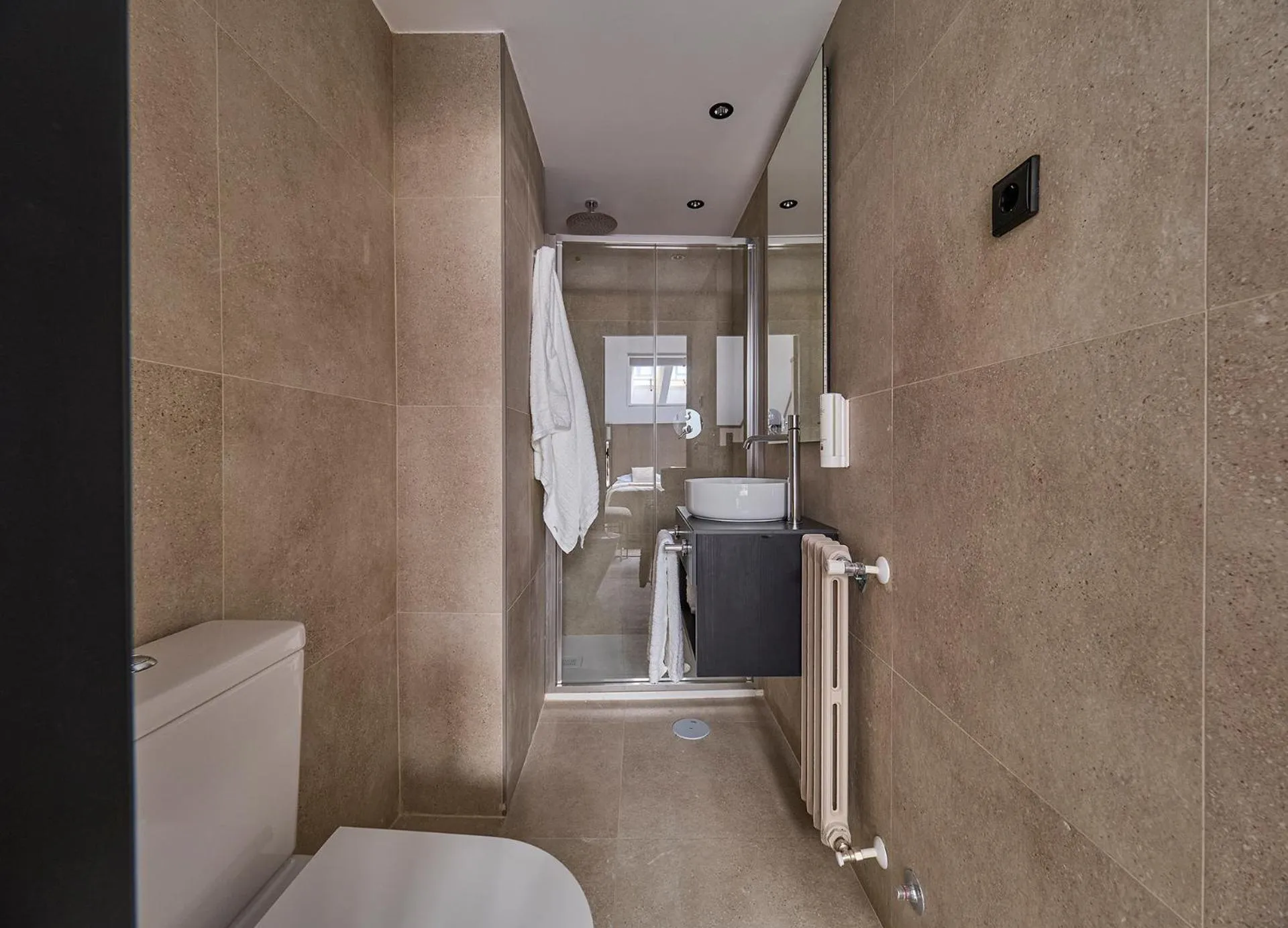 Bathroom in B48 Oviedo Ópera