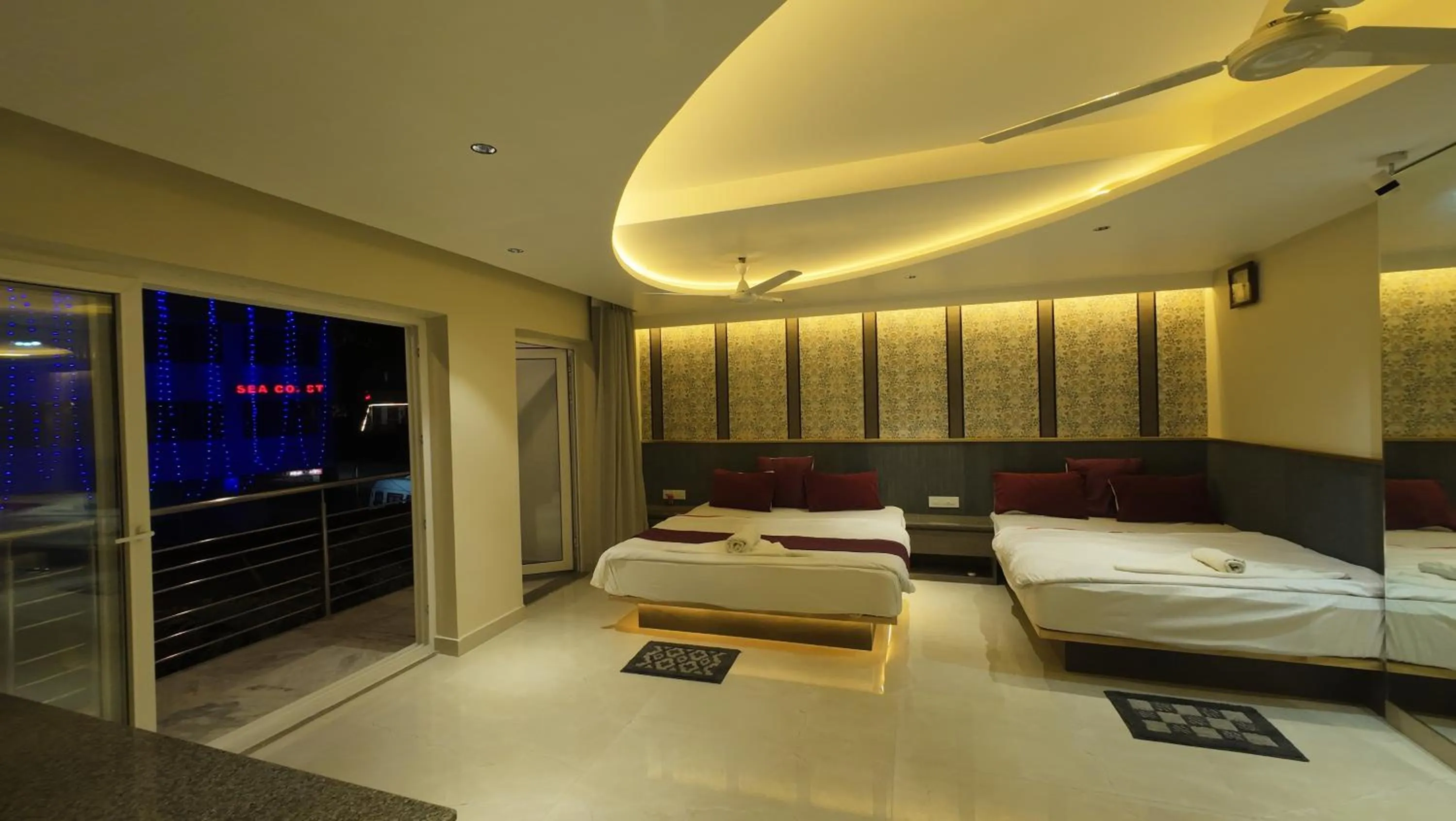 Bedroom, Bed in Hotel Seagull