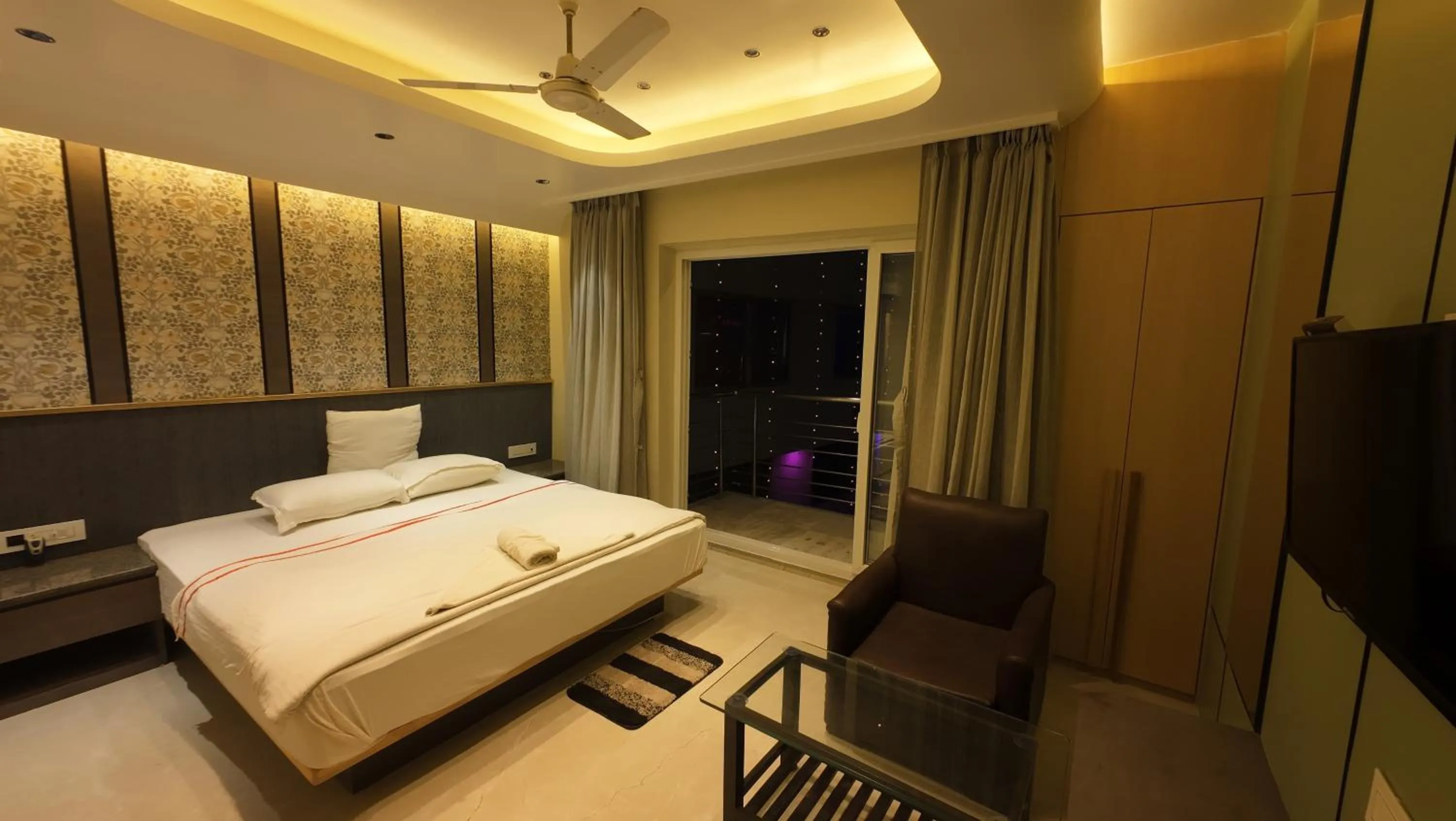 Bedroom, Bed in Hotel Seagull