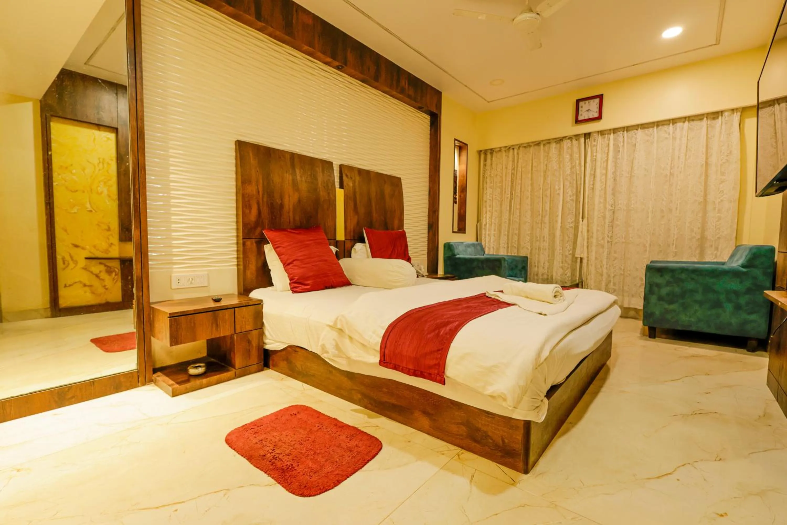 Bedroom, Bed in Hotel Seagull