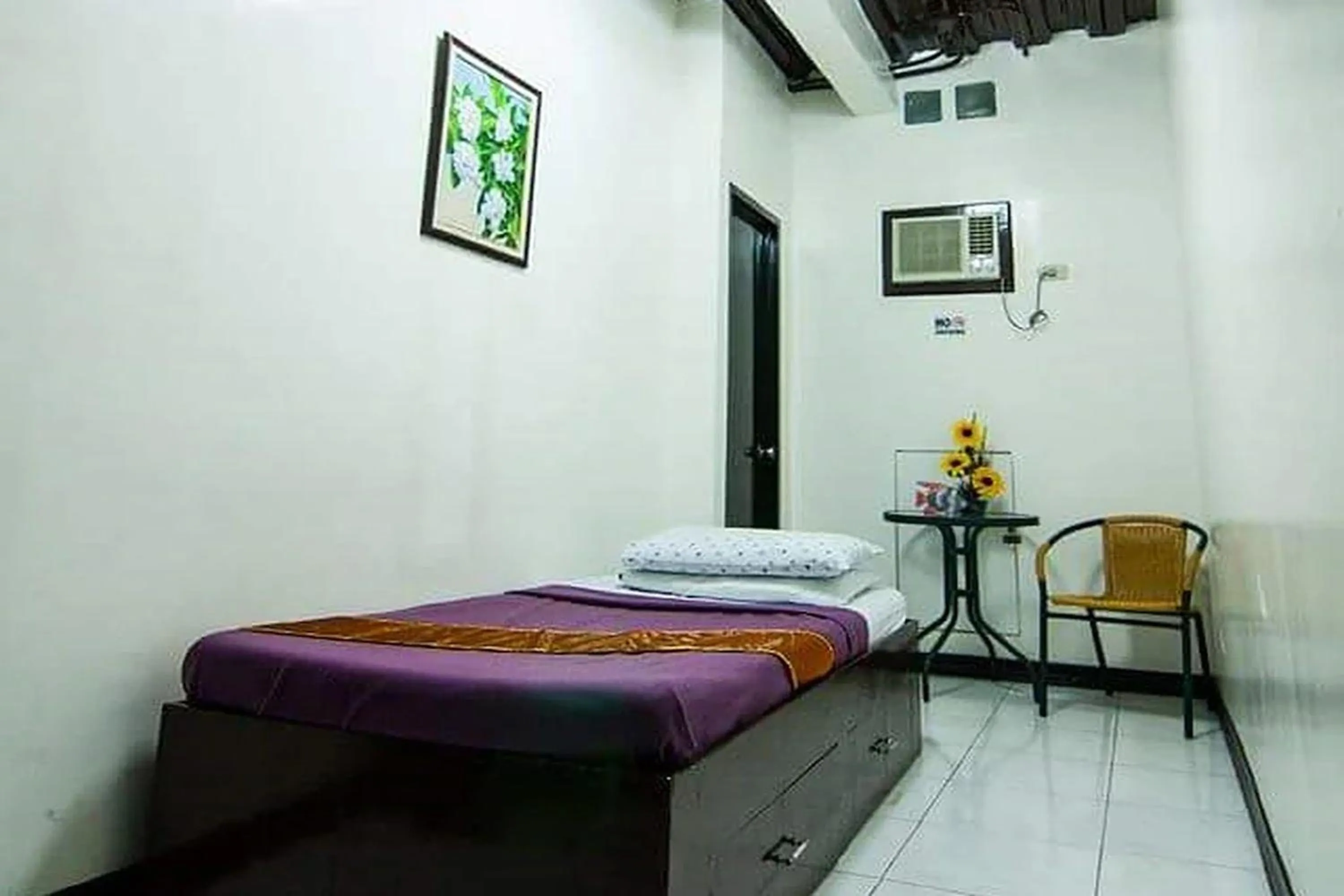 Bed in St Nicolas Inn CDO City Center