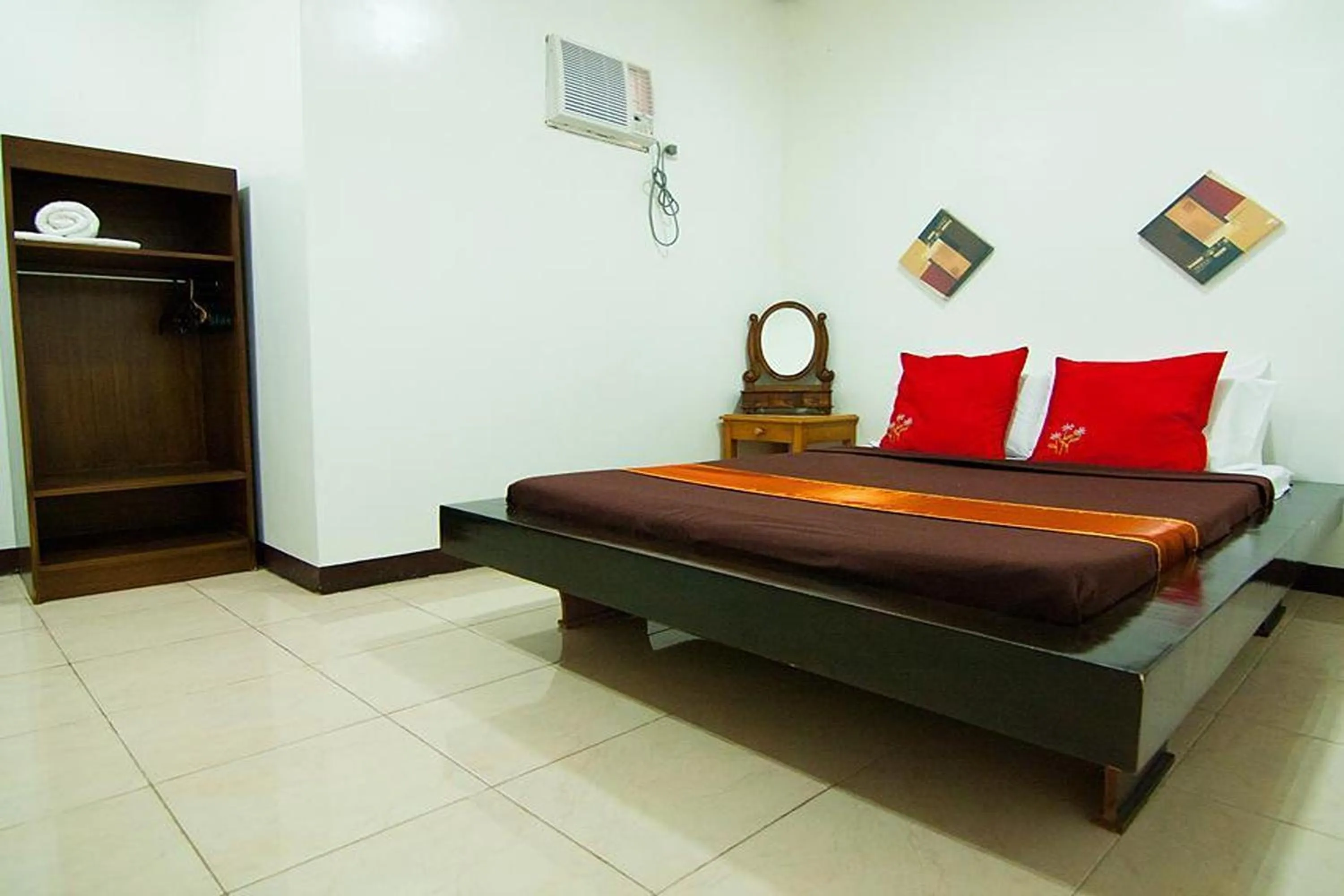 Bed in St Nicolas Inn CDO City Center