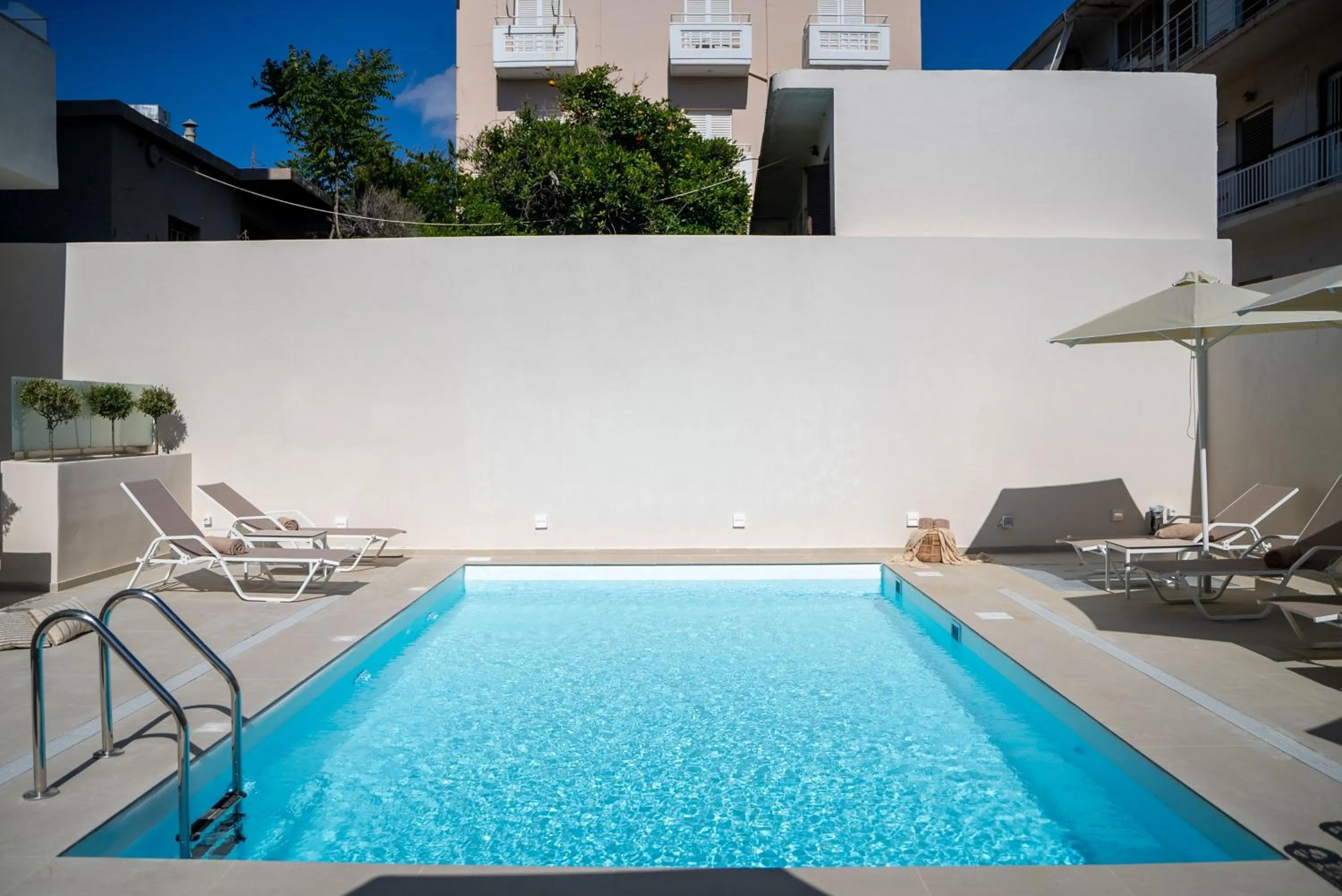 Swimming pool in Selected Suites