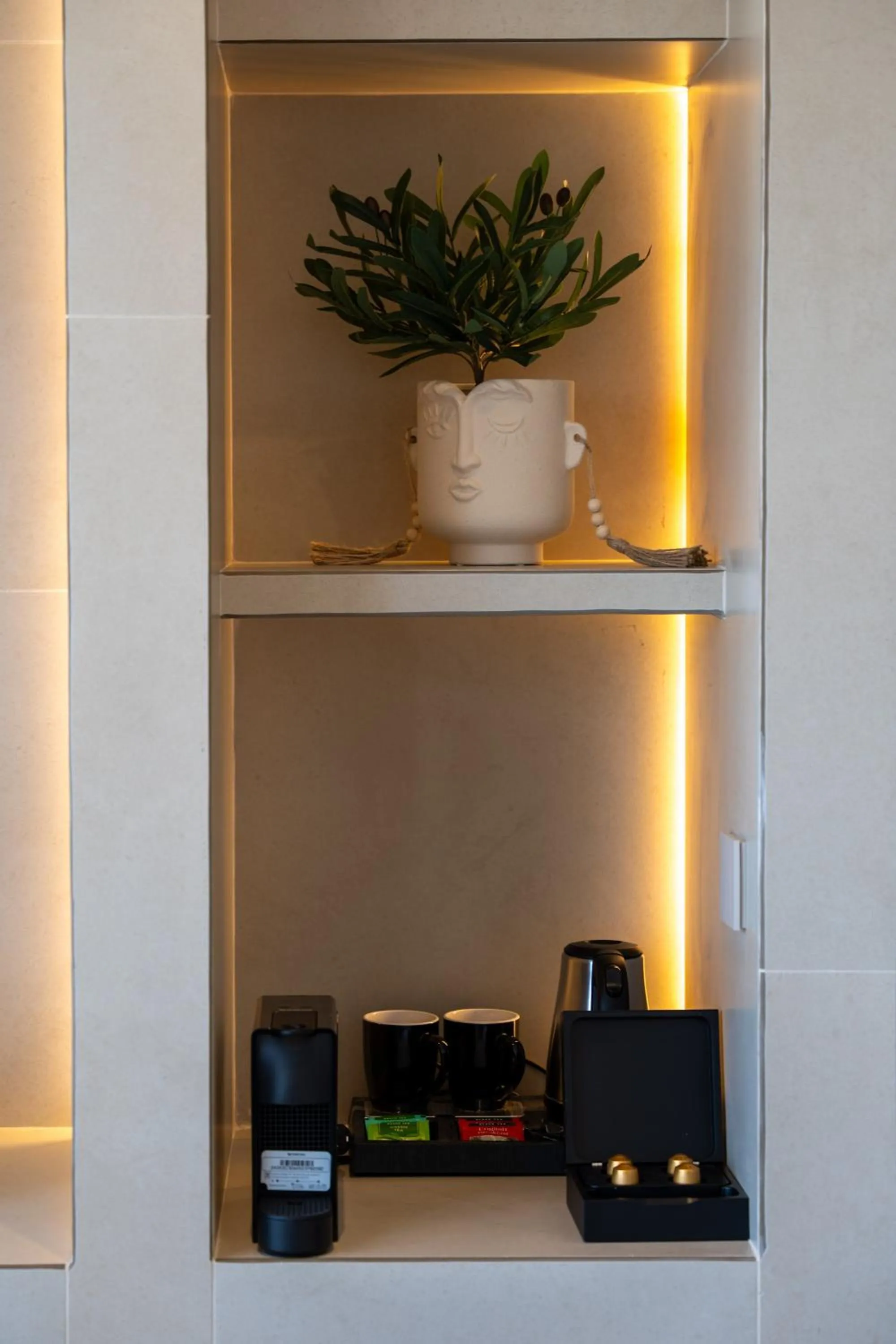 Coffee/tea facilities in Selected Suites