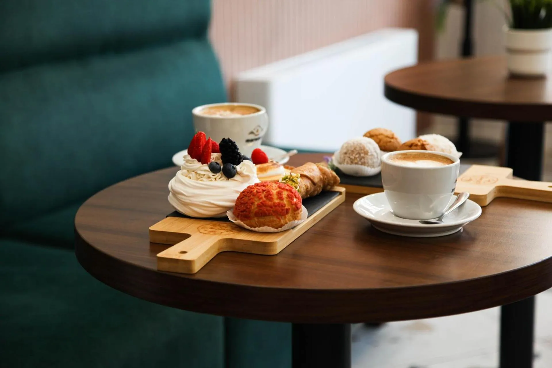 Breakfast in Corner House