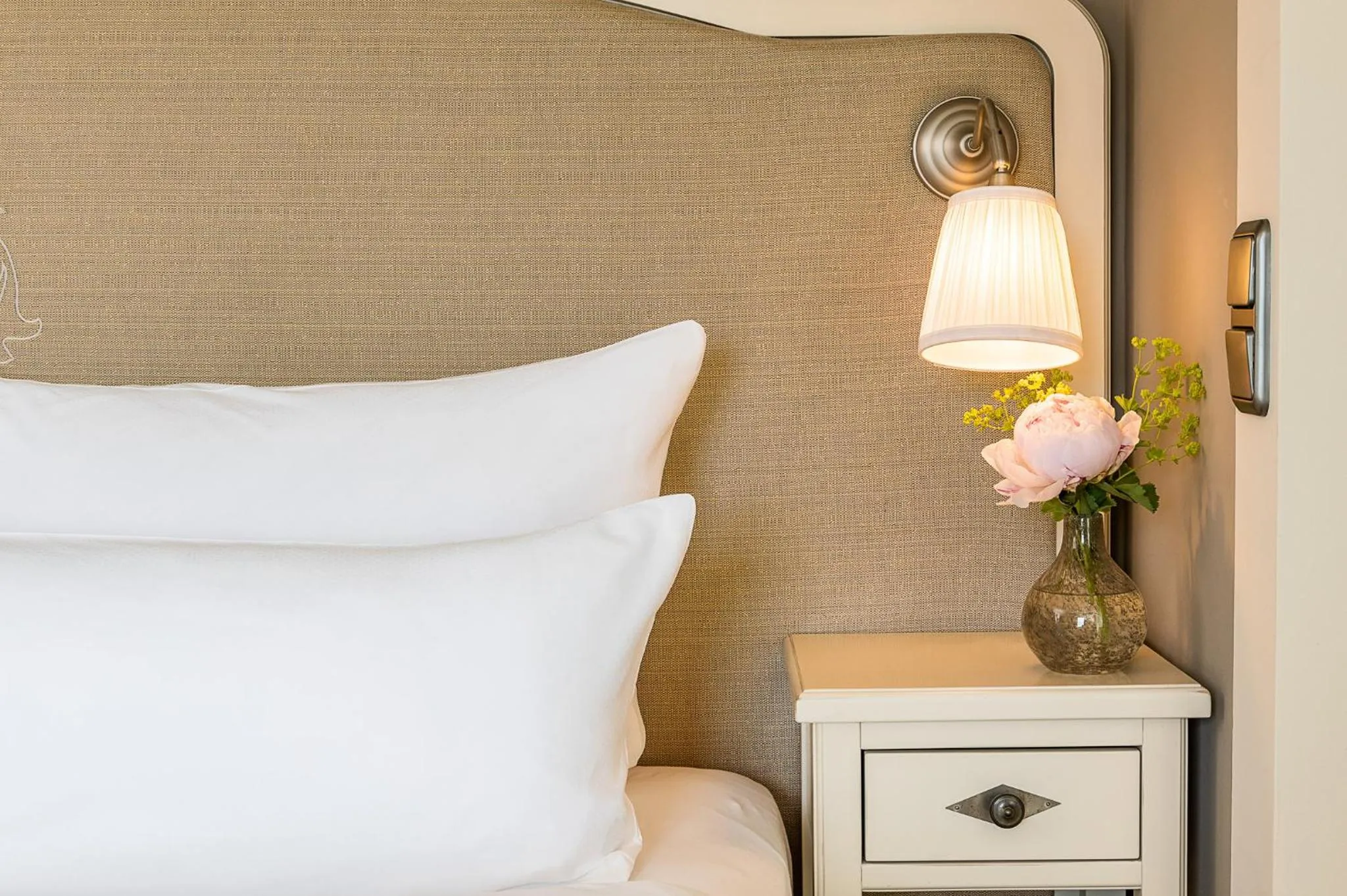 Photo of the whole room, Bed in Schlosshotel Steinburg