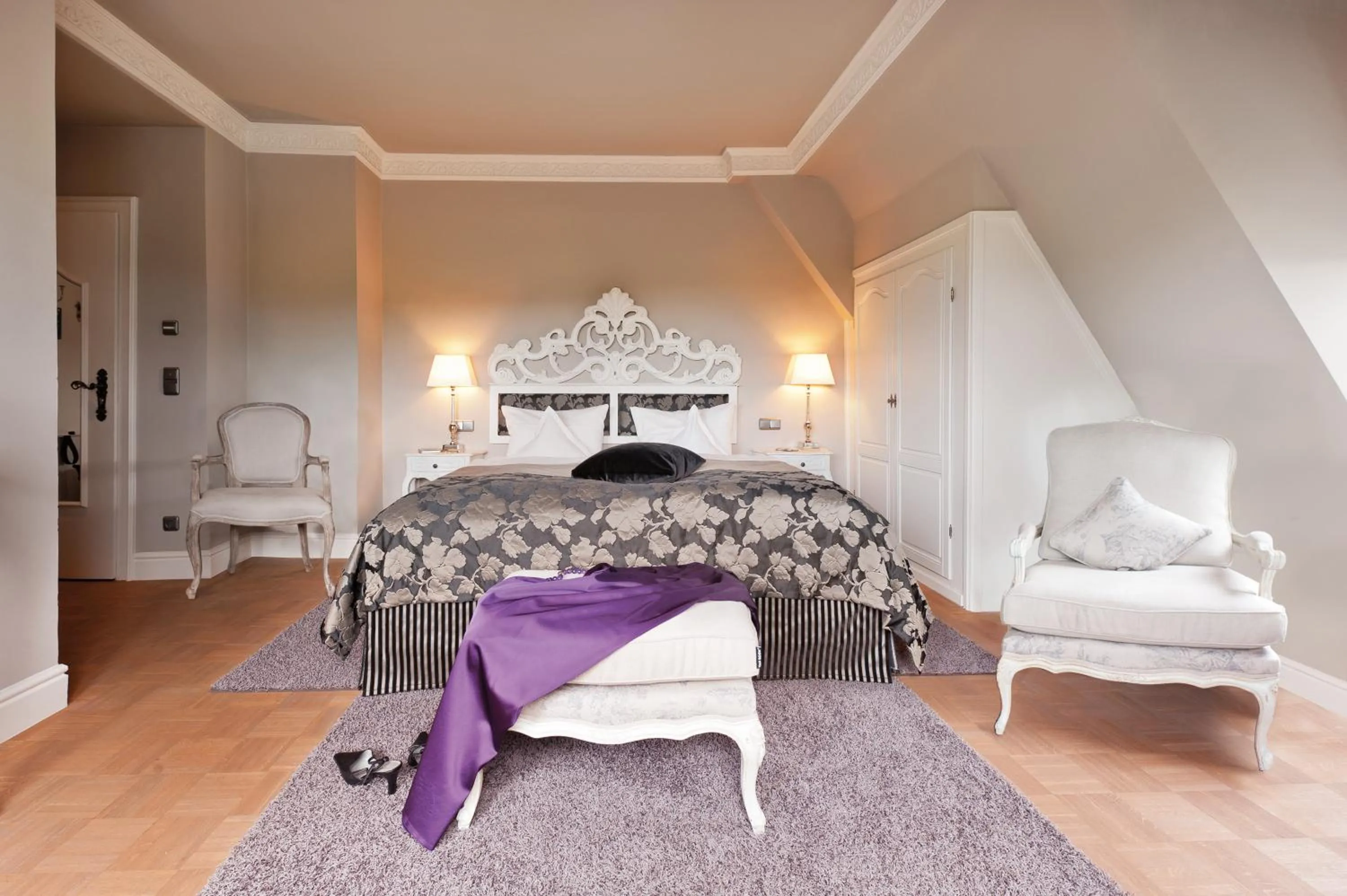 Photo of the whole room, Bed in Schlosshotel Steinburg