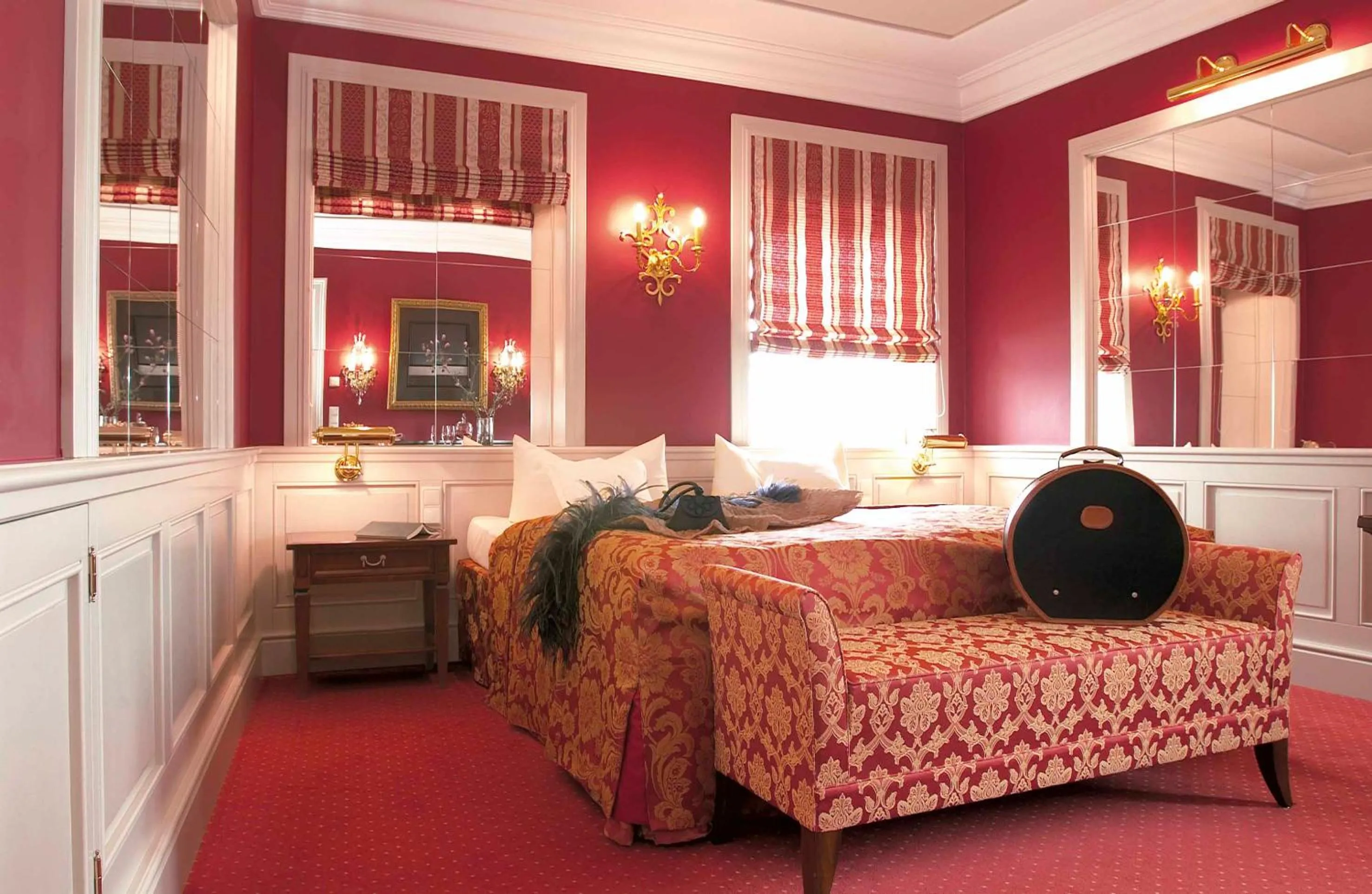 Photo of the whole room, Bed in Schlosshotel Steinburg