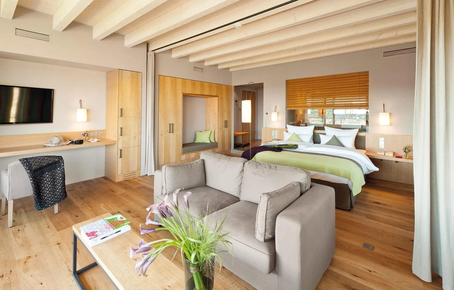 Photo of the whole room, Bed in Schlosshotel Steinburg