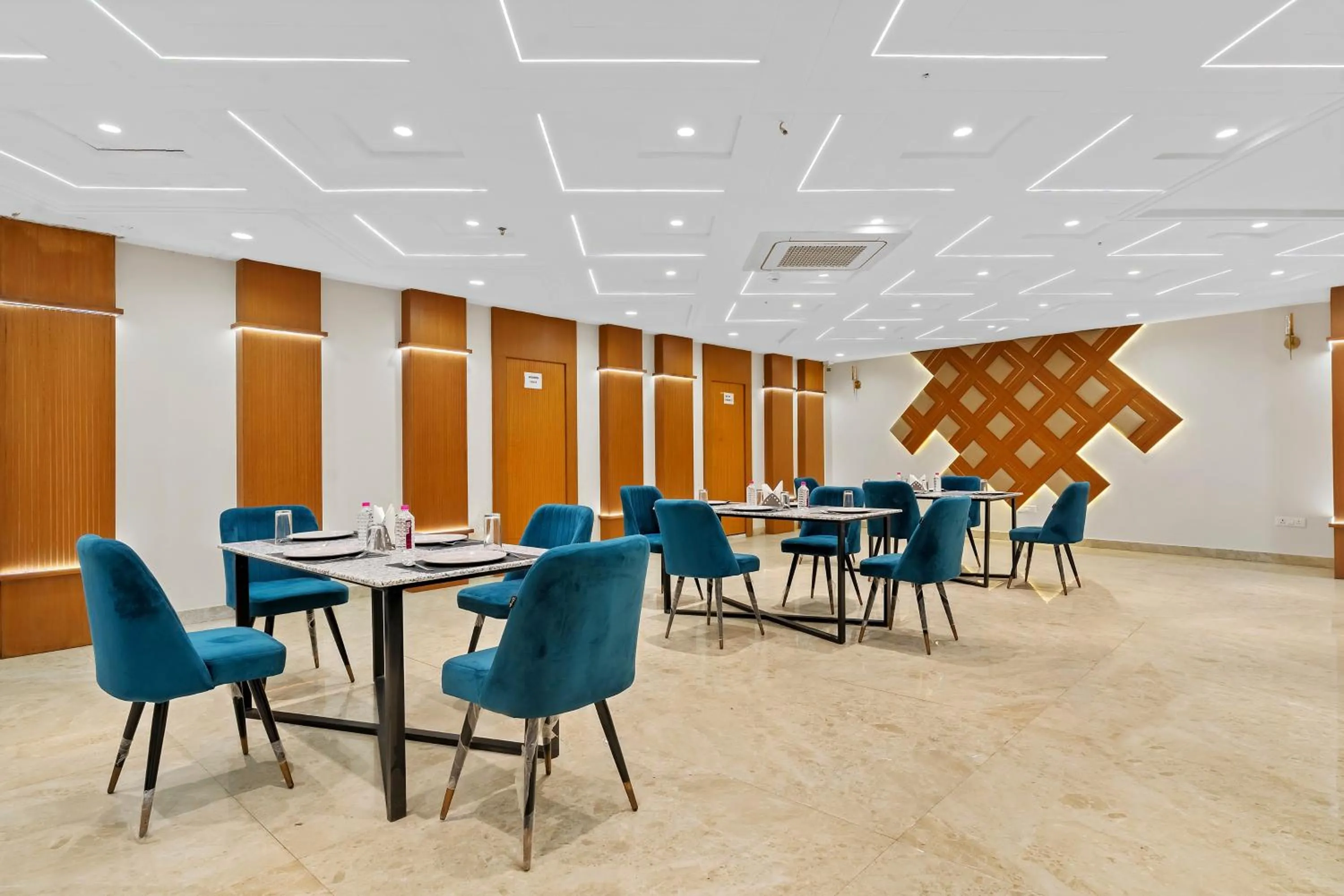 Restaurant/places to eat in Treebo Bella Vista By Kaushalya Hospitality