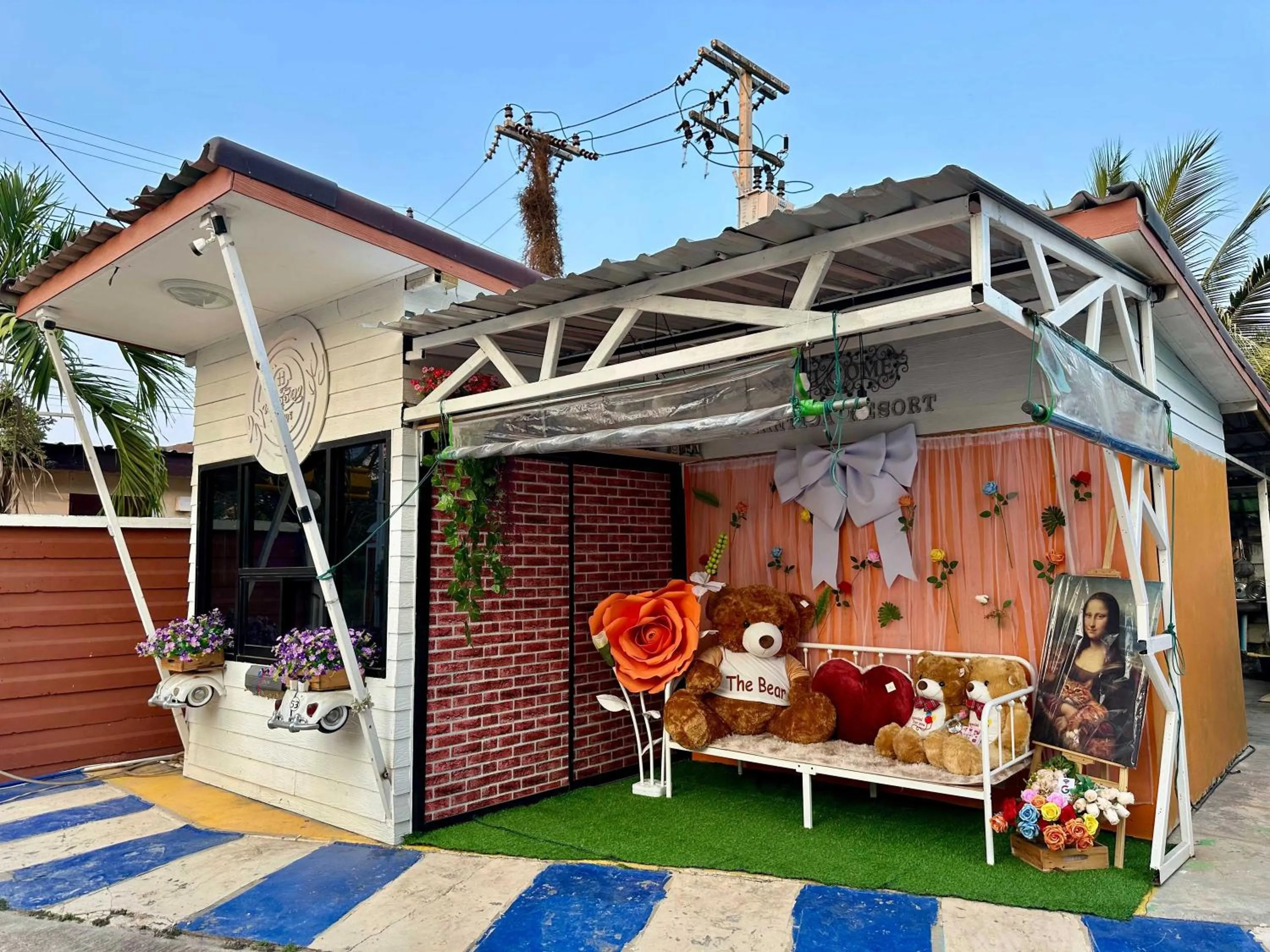 Lobby or reception in OYO 75539 Phanthida Resort and Cafe