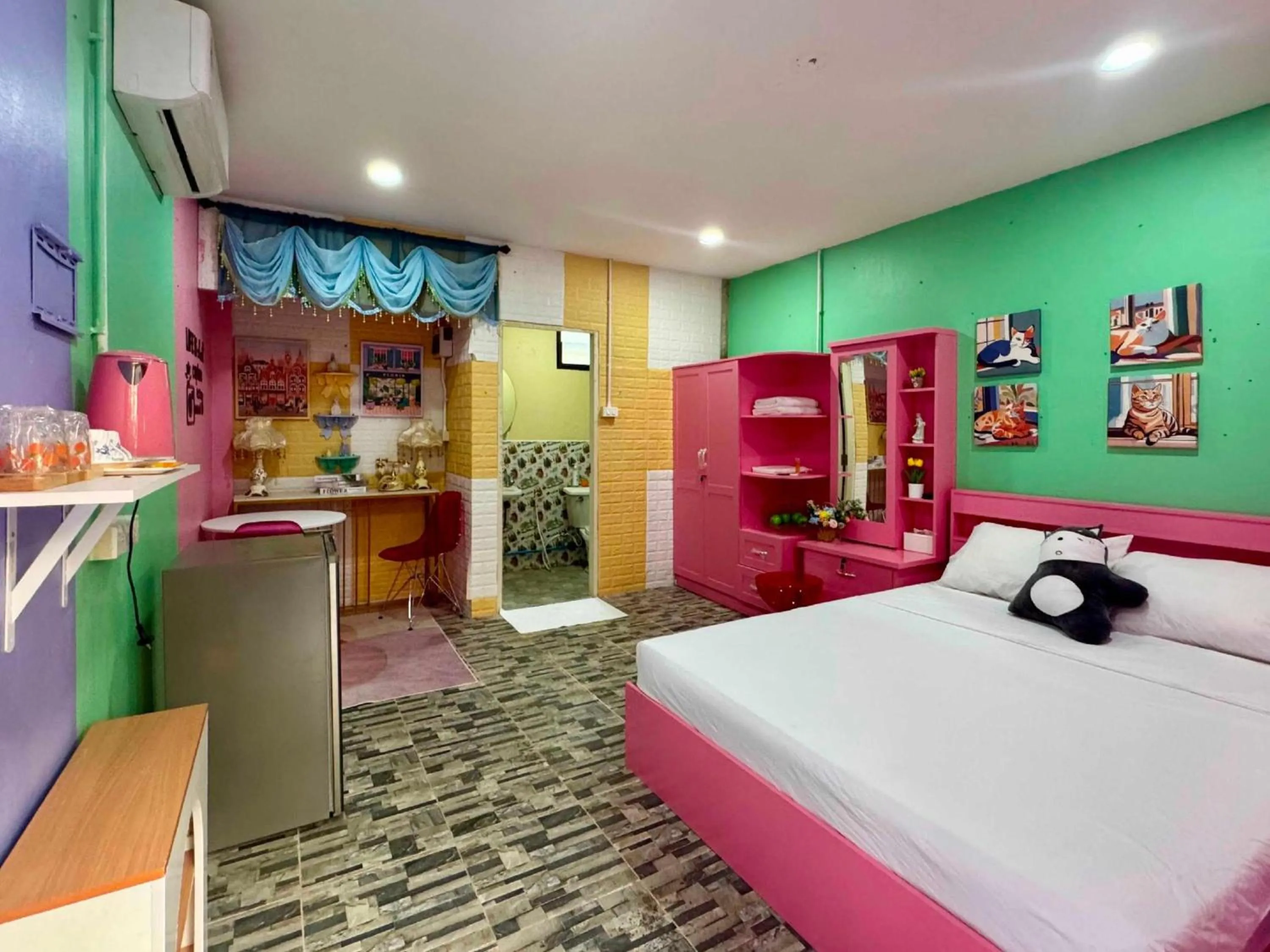 View (from property/room), Bed in OYO 75539 Phanthida Resort and Cafe