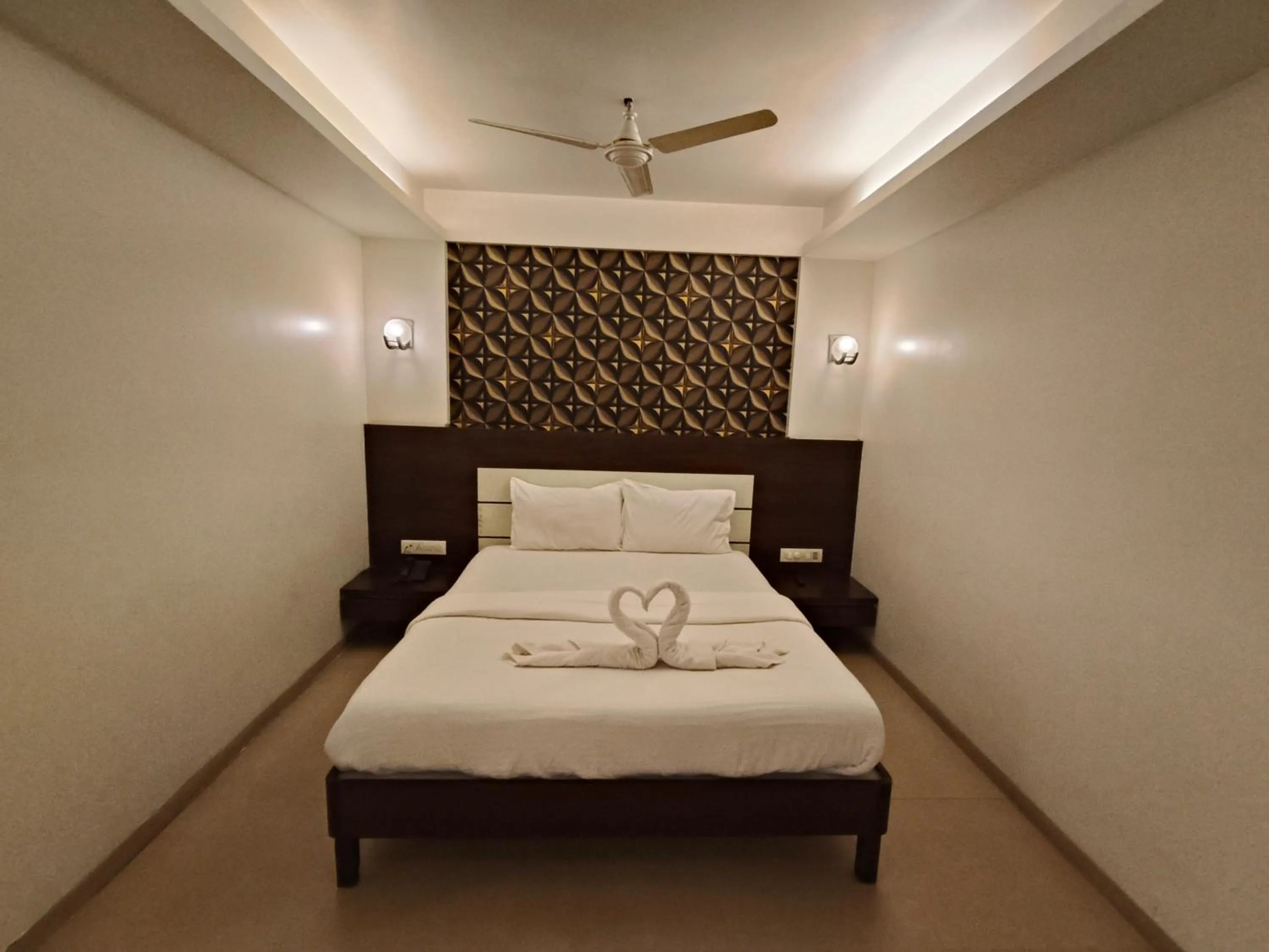 Bed in Hotel Vijay Sagar Dombivali