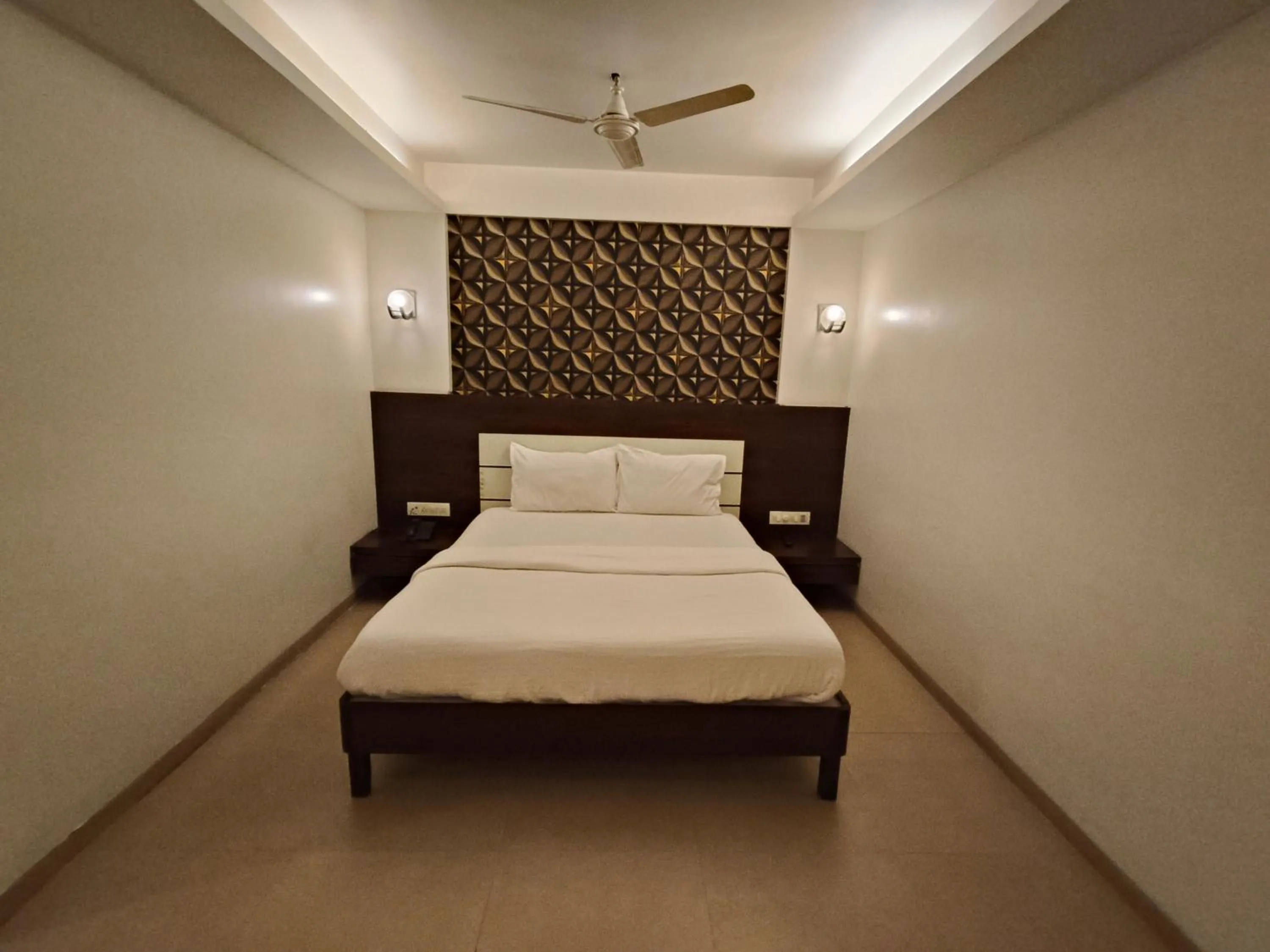 Bed in Hotel Vijay Sagar Dombivali