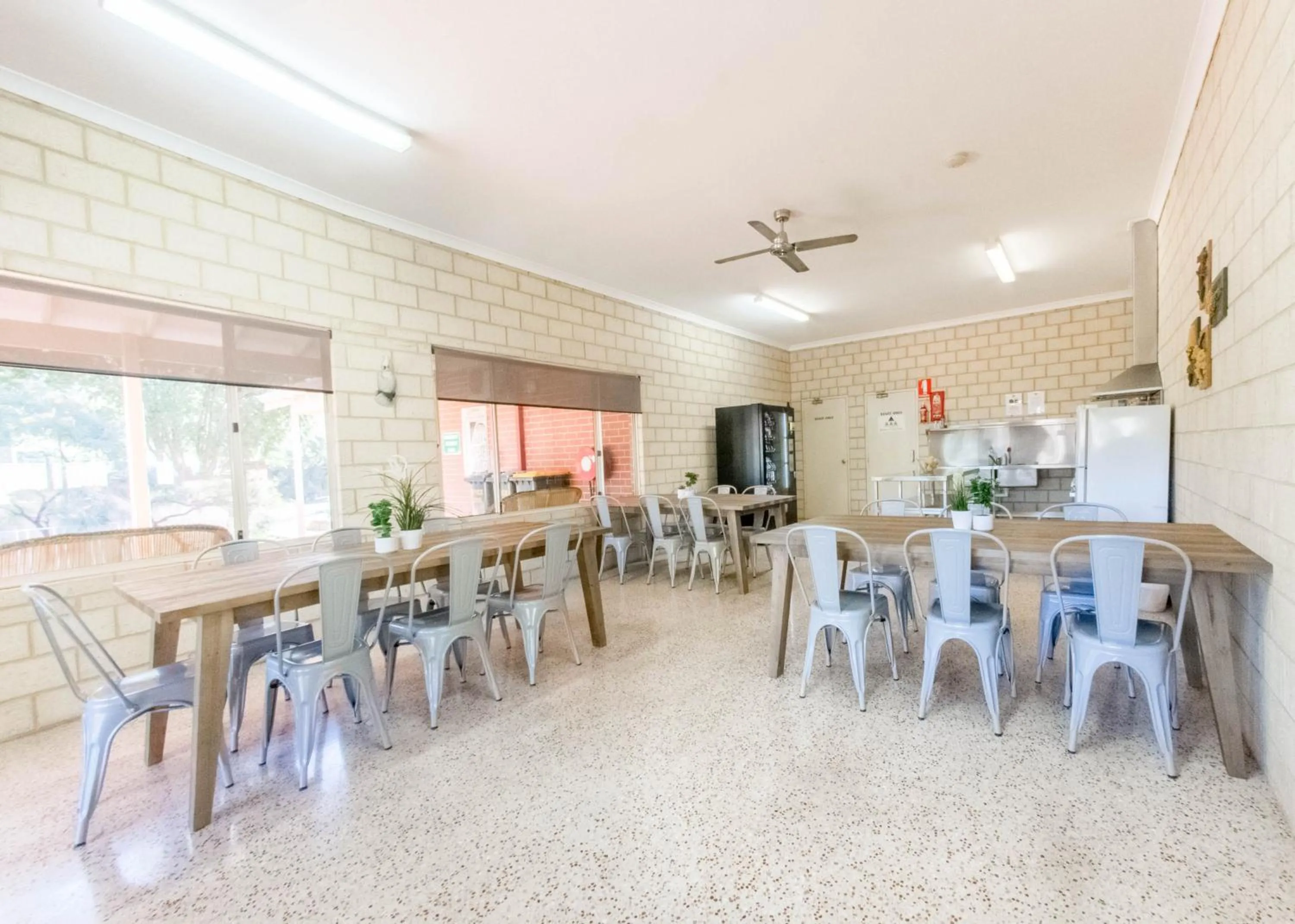 Communal kitchen in Banksia Tourist Park