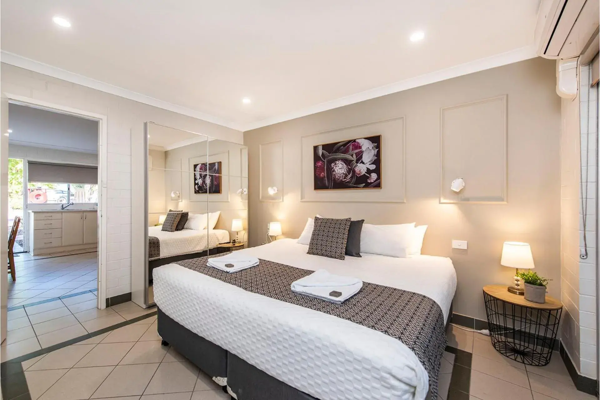 Chalet (4 People) - Non Pet Friendly in Banksia Tourist Park Chalet (4 People) - Non Pet Friendly in Banksia Tourist Park