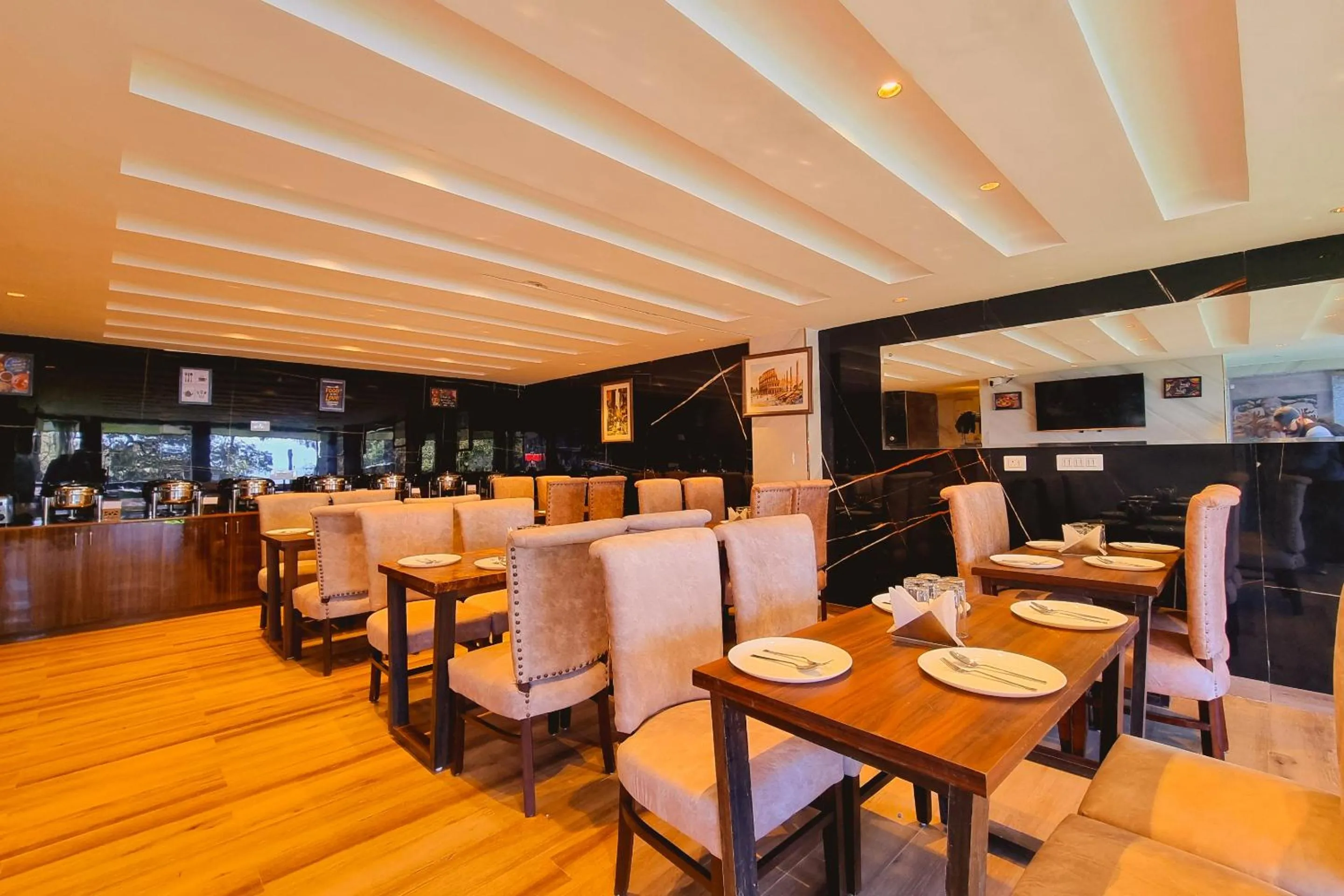 Restaurant/places to eat in Hotel Katson Blue, Dalhousie