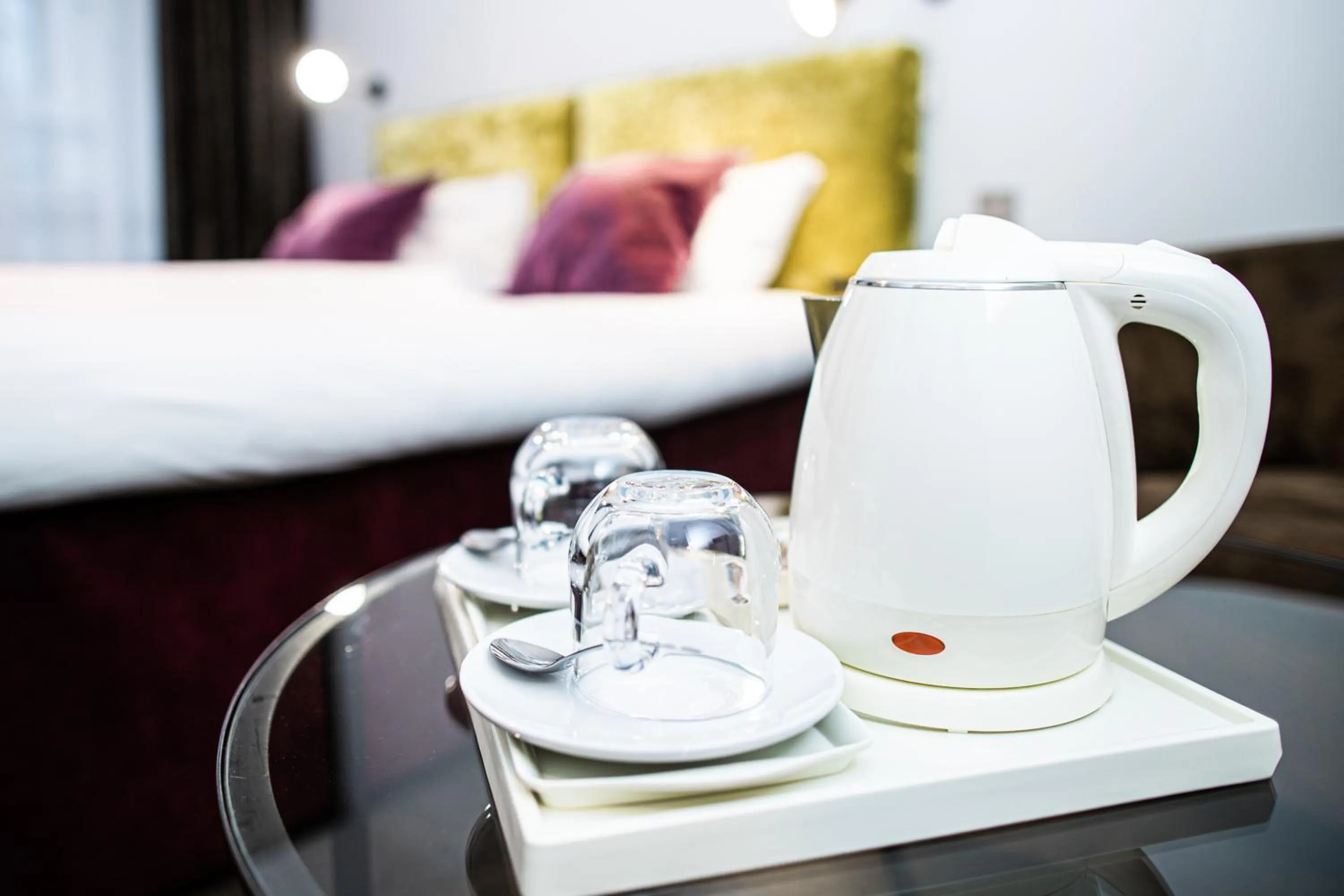 Coffee/tea facilities, Bed in HOF HOTEL