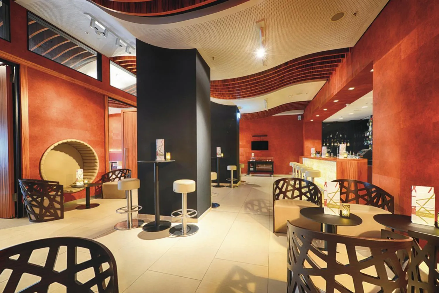 Lounge or bar in Riu Plaza Berlin