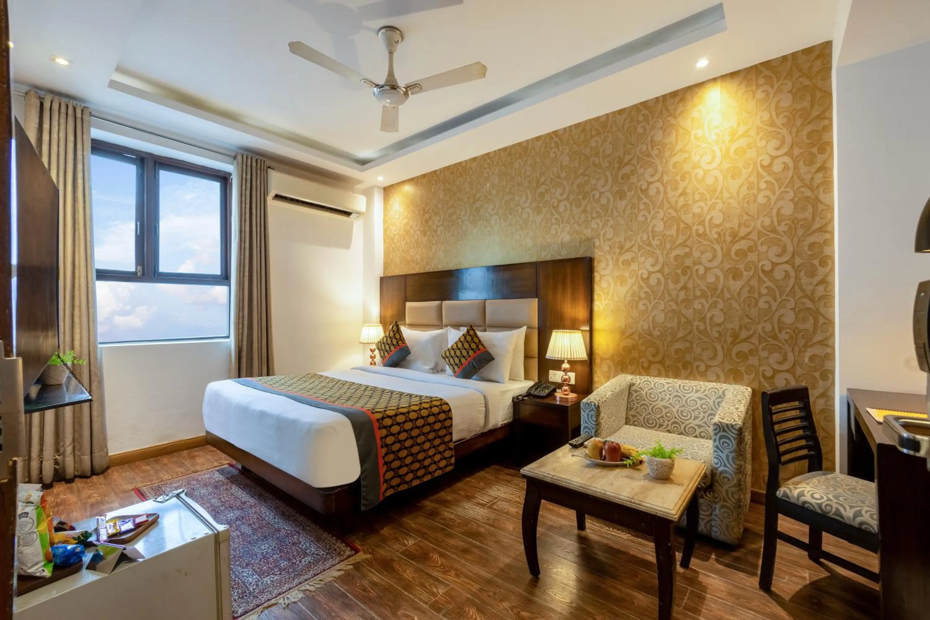 Photo of the whole room, Bed in Arch The Lohias