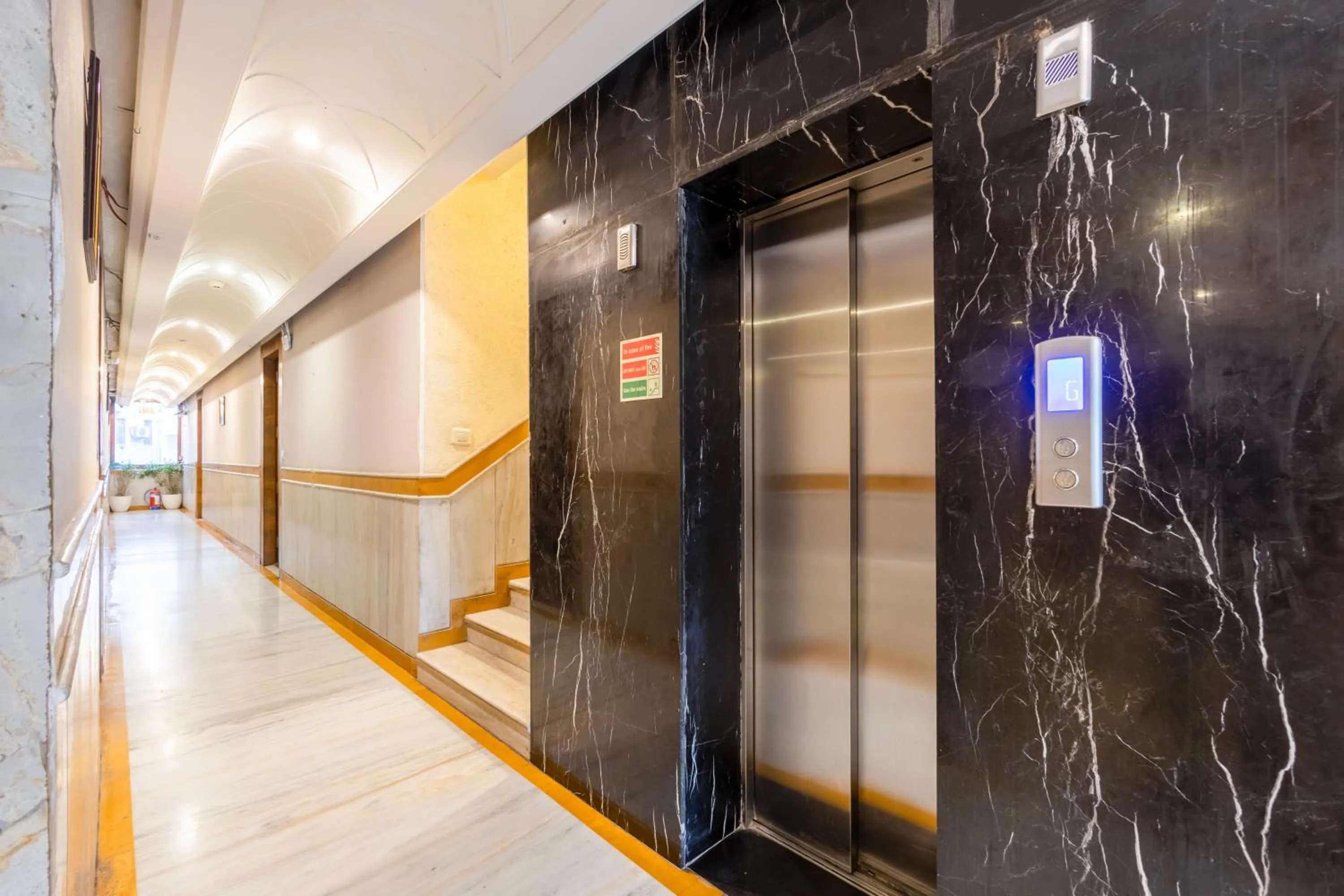 elevator in Arch The Lohias