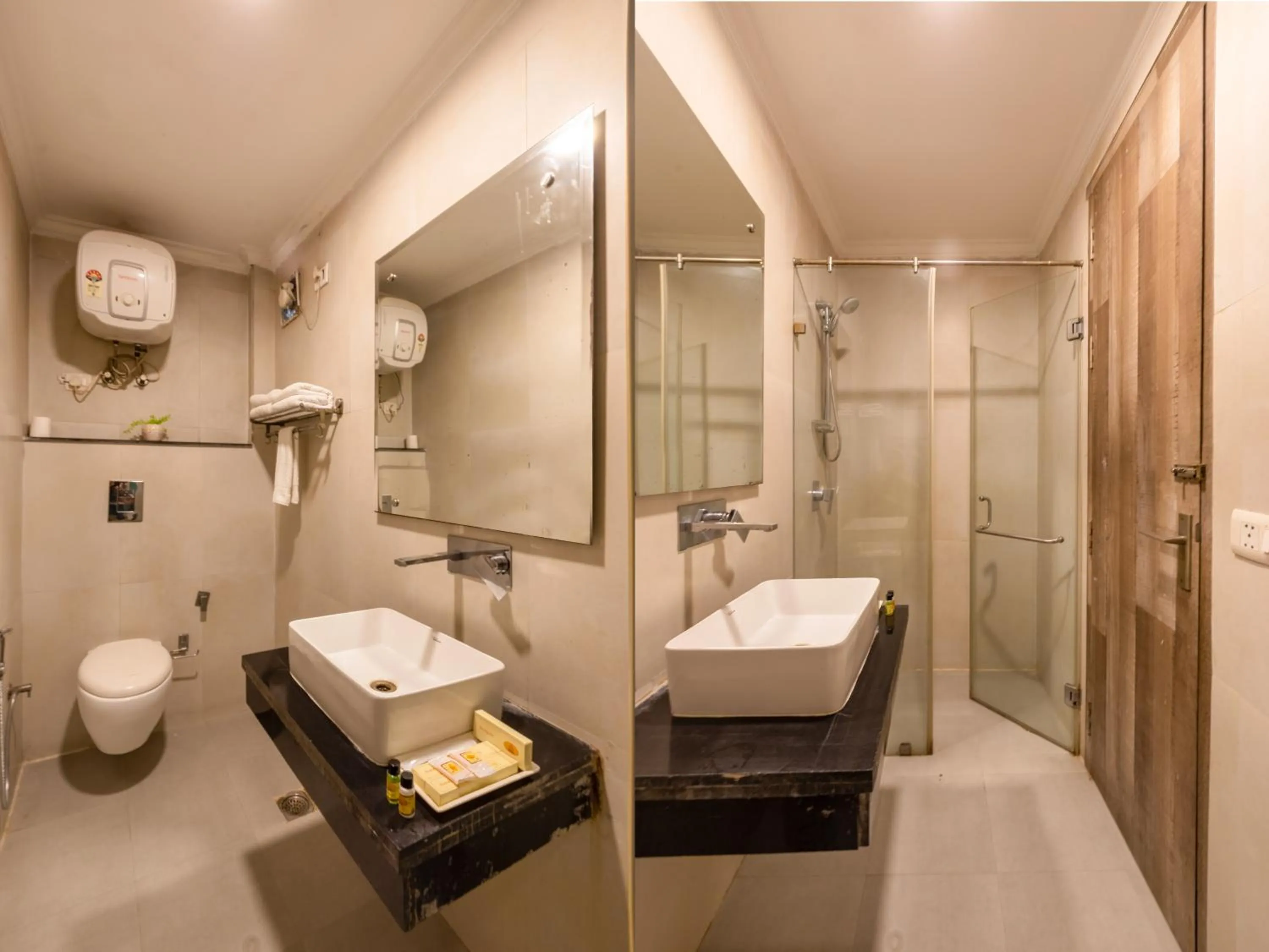 Shower in Arch The Lohias