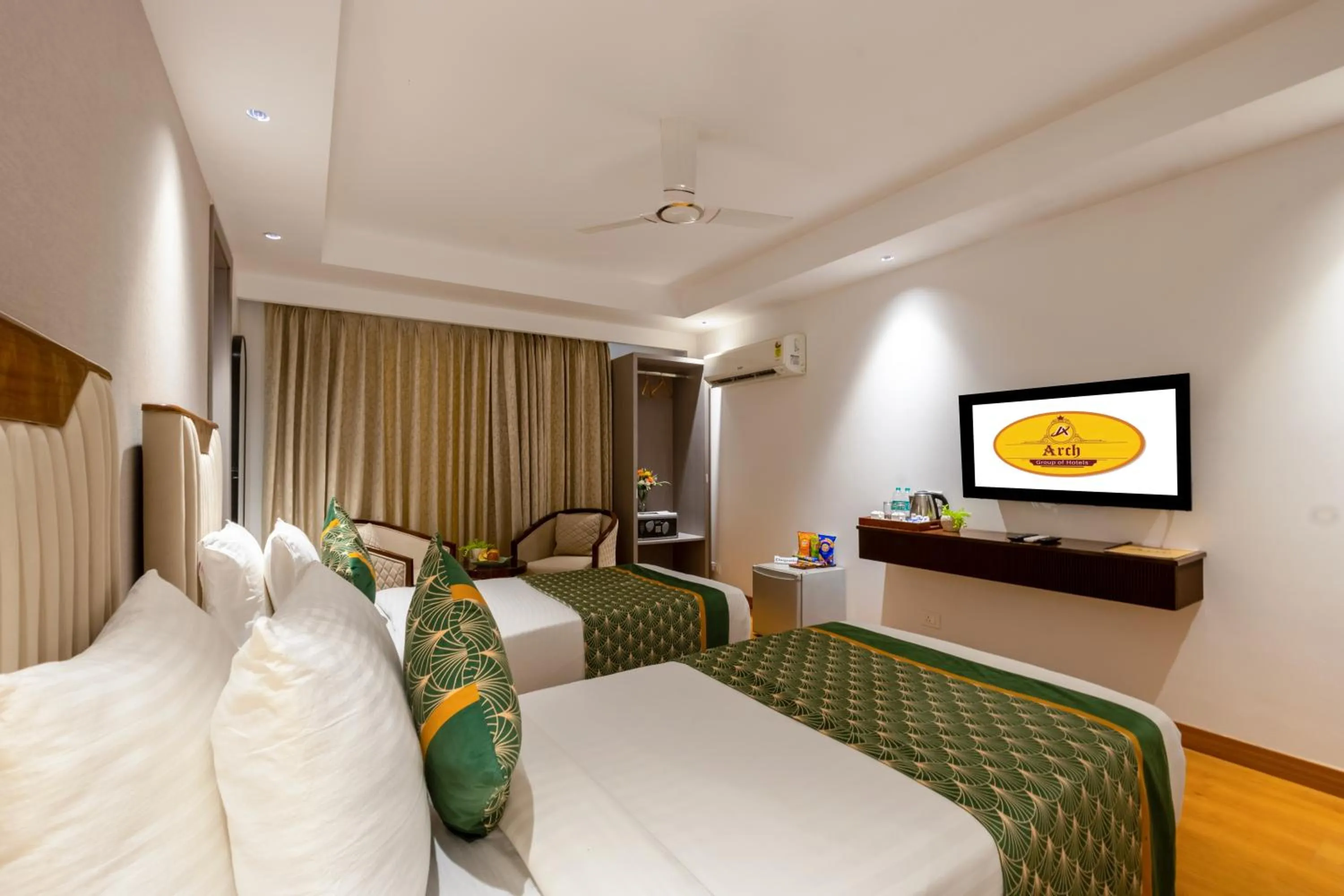 Bed in Arch The Lohias