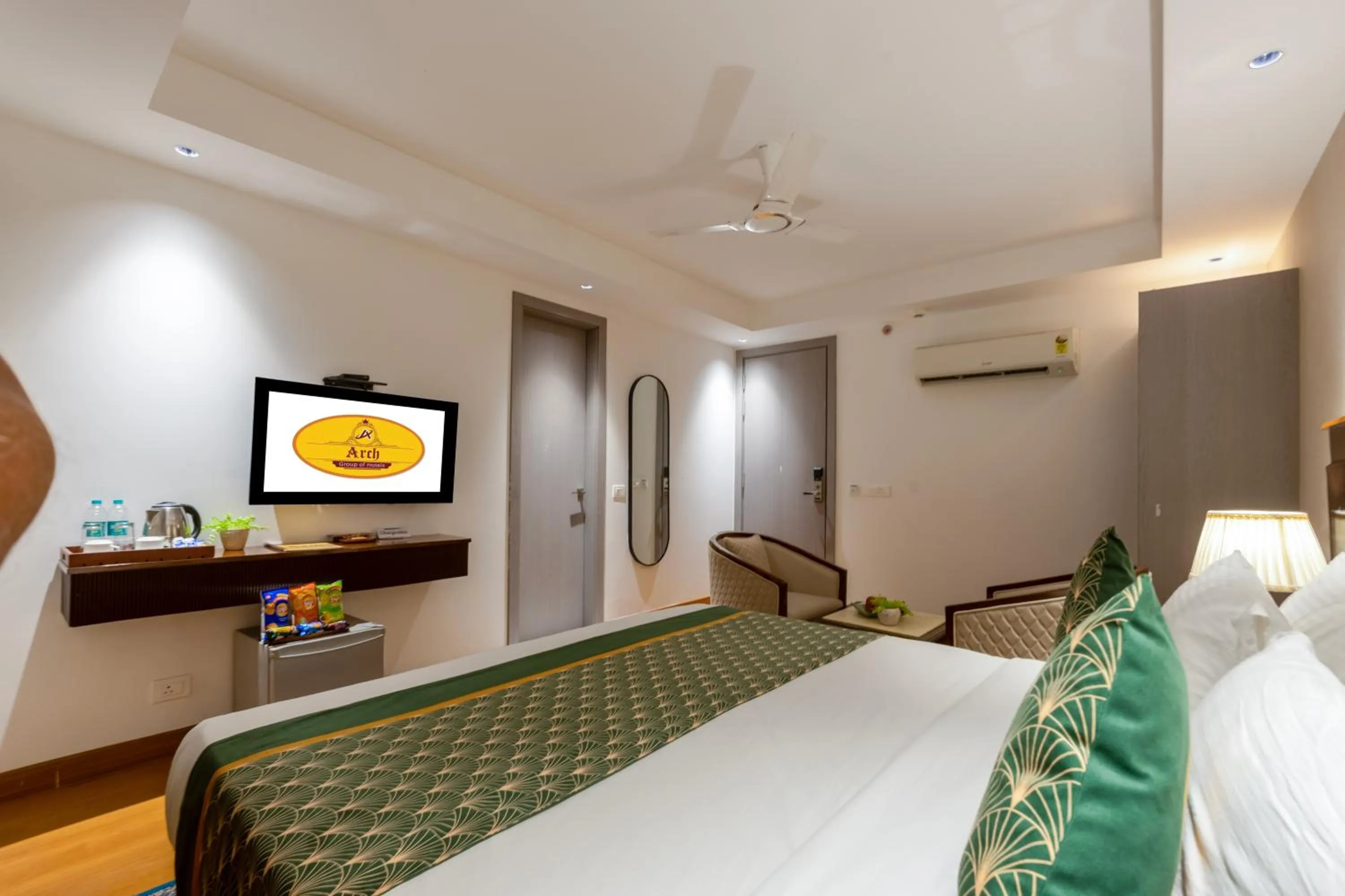 Bed in Arch The Lohias