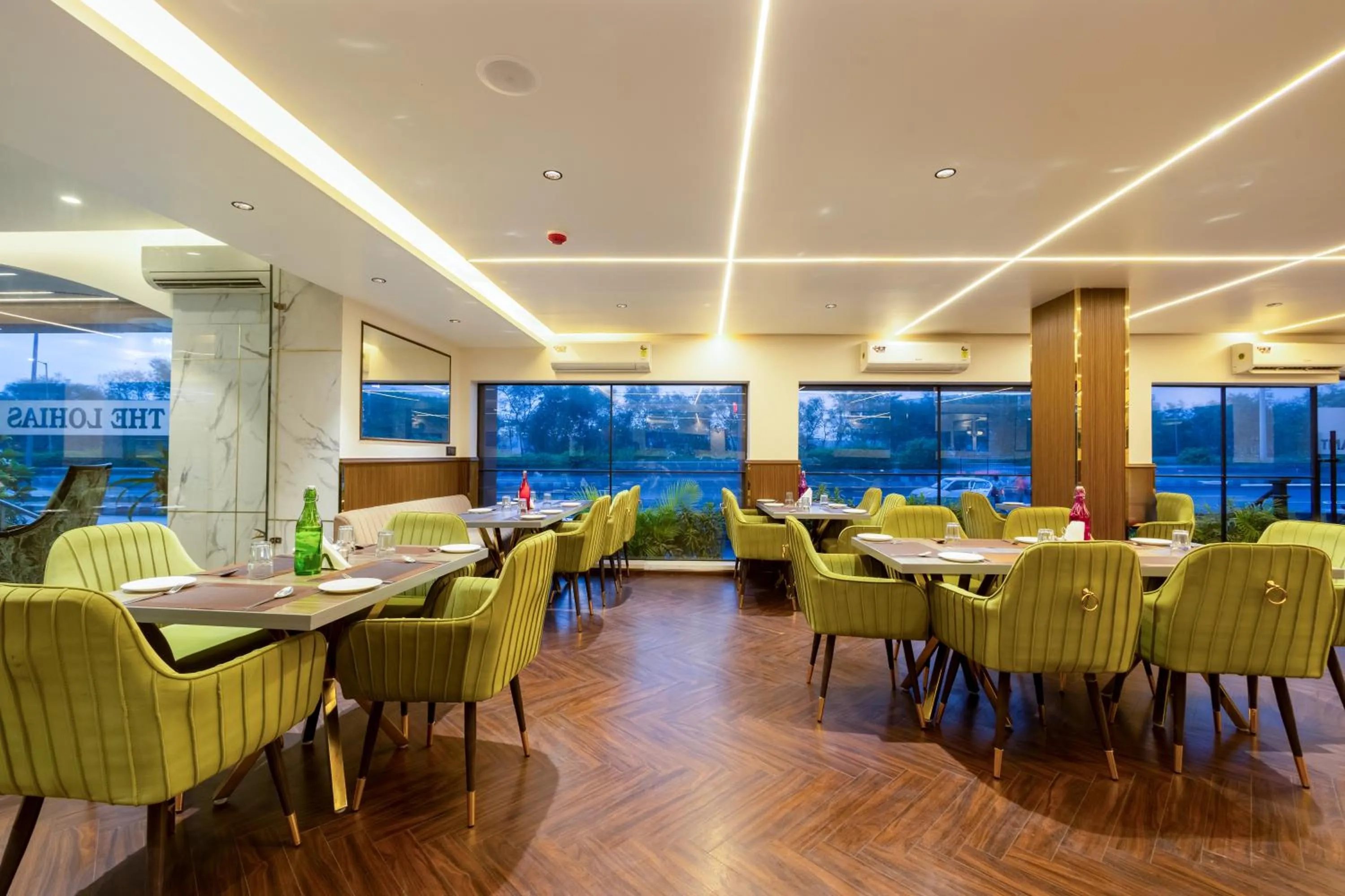 Restaurant/places to eat in Arch The Lohias