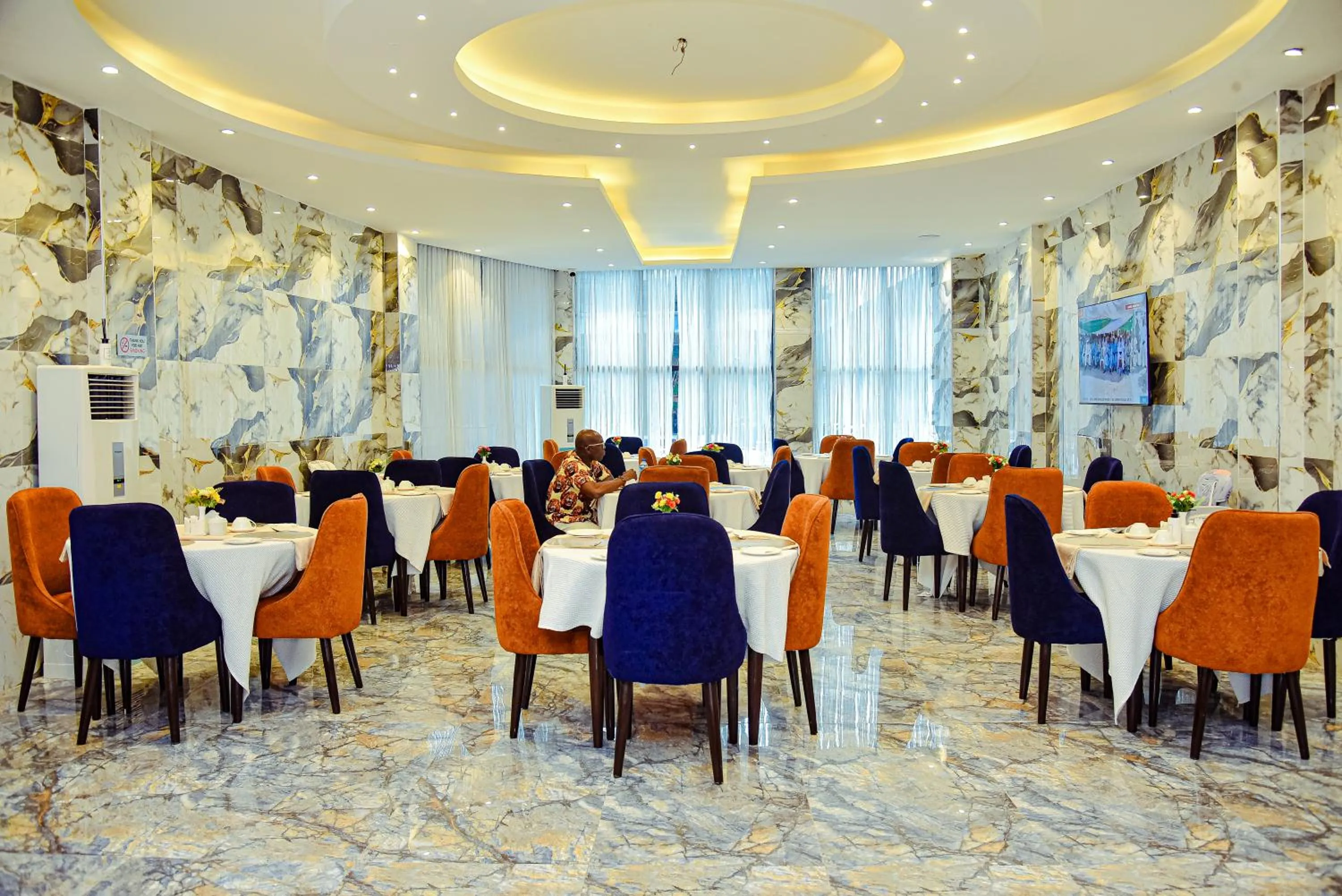 Restaurant/places to eat in Mcdons Skye Hotel