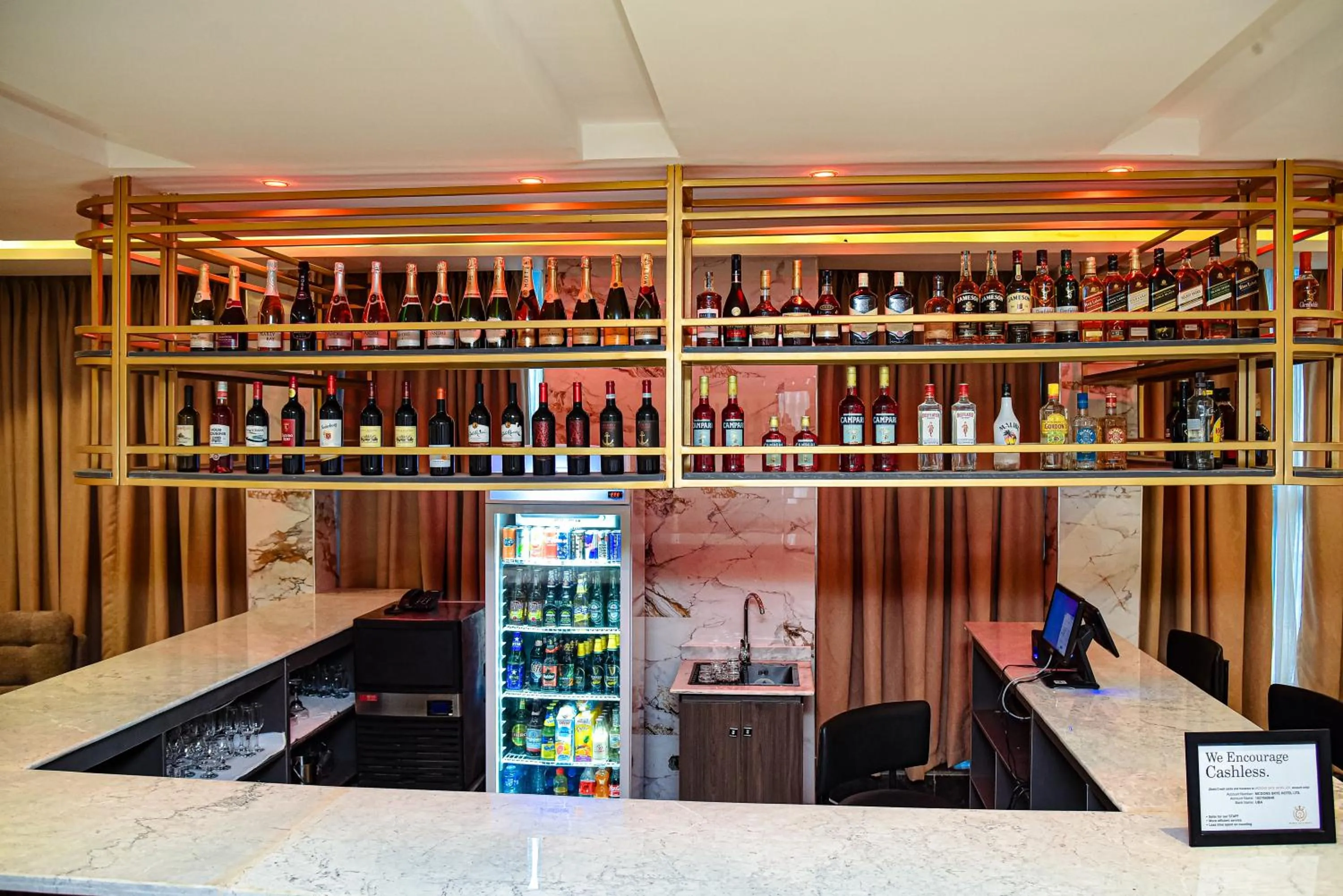 Lounge or bar in Mcdons Skye Hotel