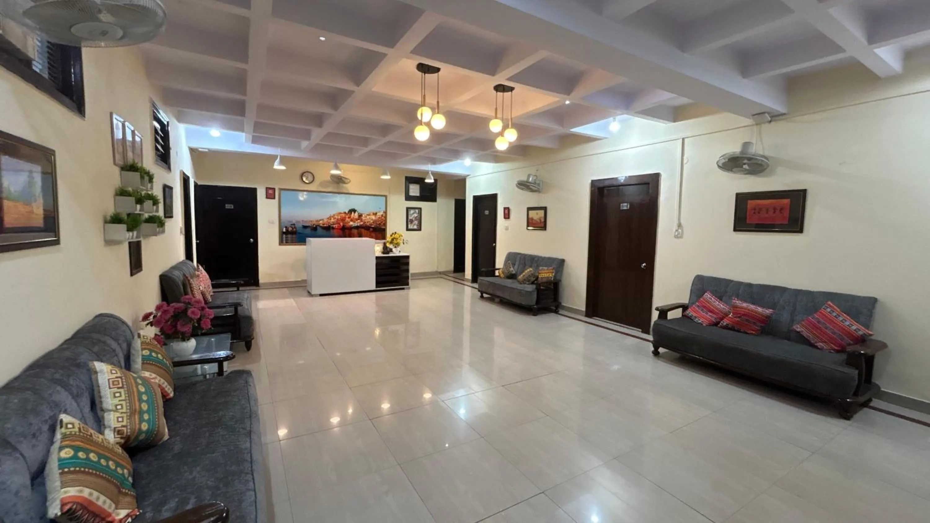 Hotel Sahu Near Kashi Vishwanath Temple Gate