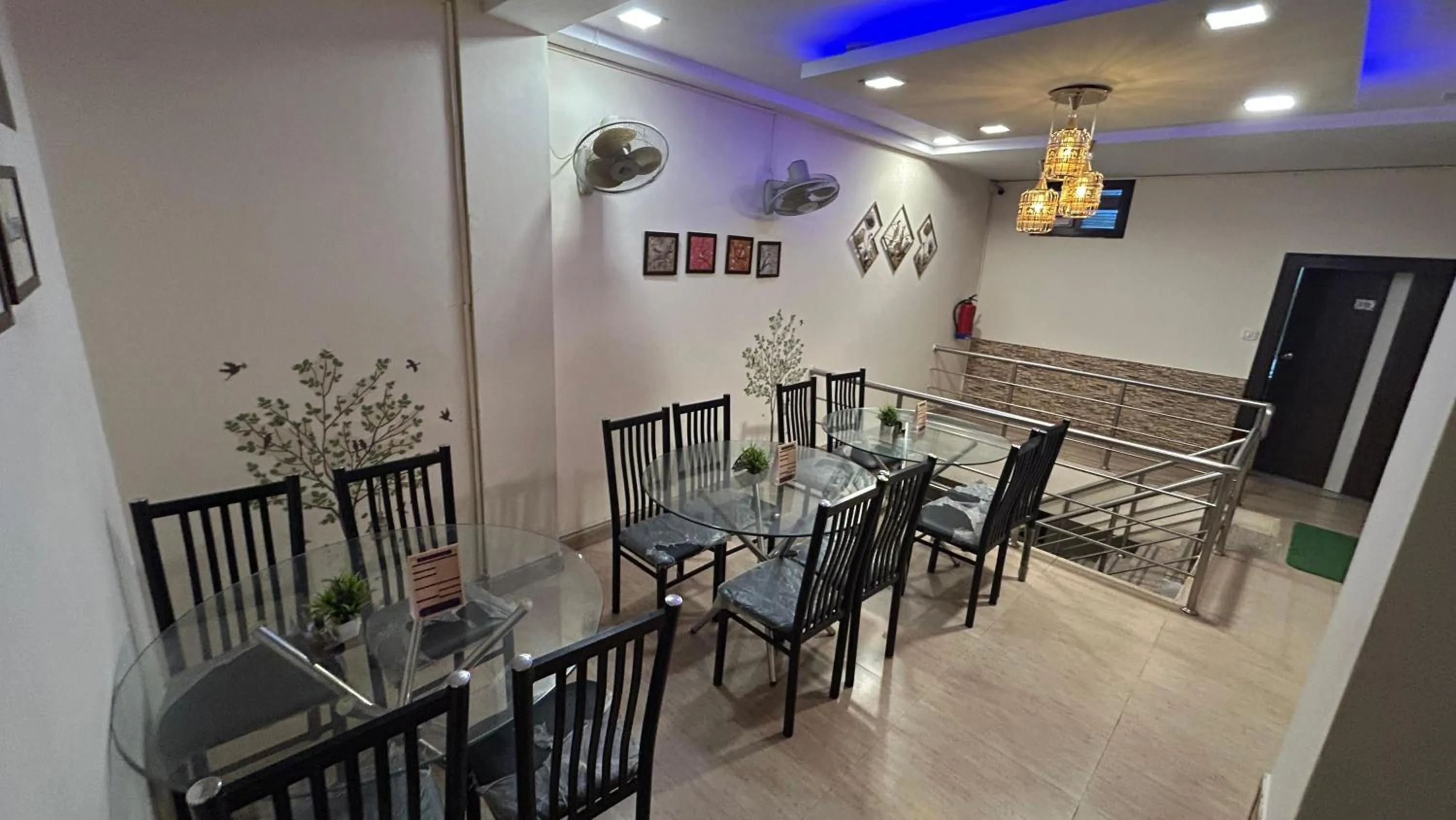 Hotel Sahu Near Kashi Vishwanath Temple Gate