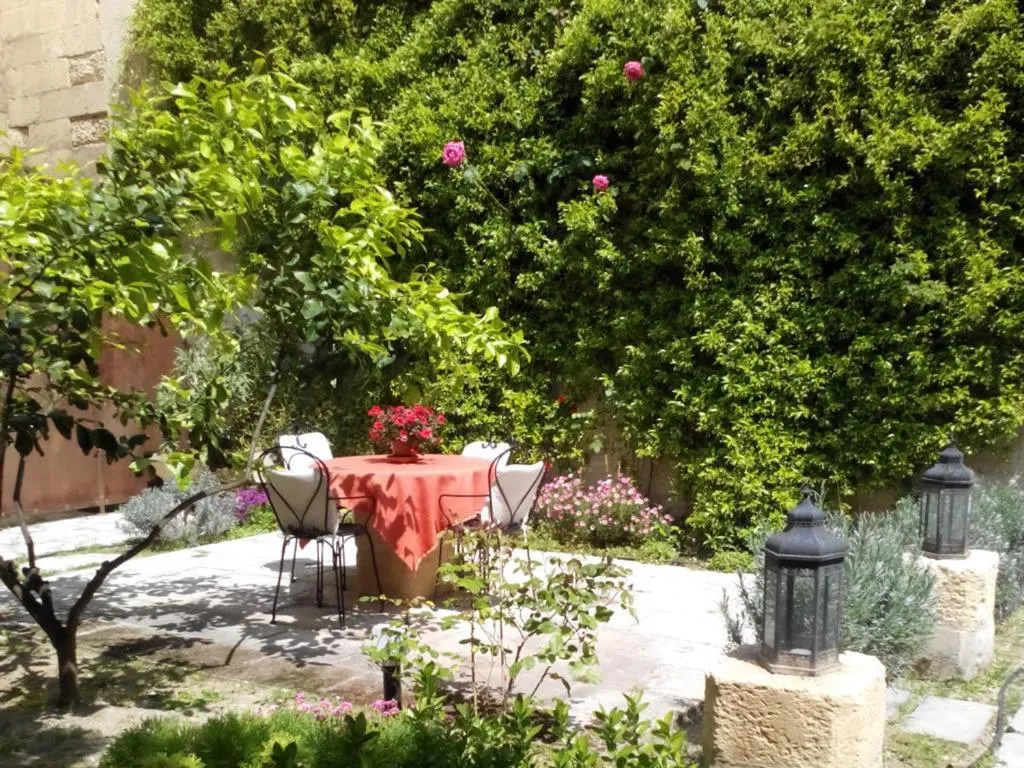 Garden in B&b l'Orangerie D'epoque