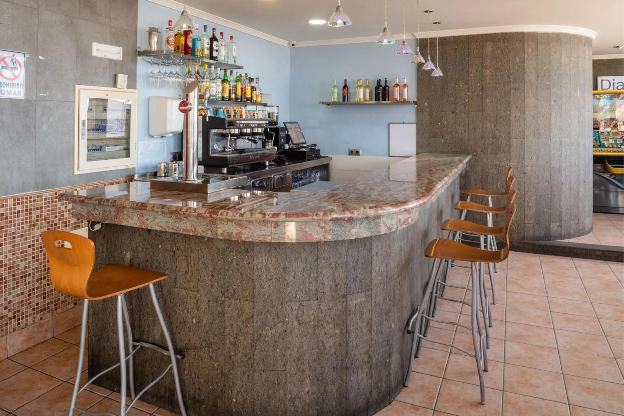 Lounge or bar in Checkin Diamar