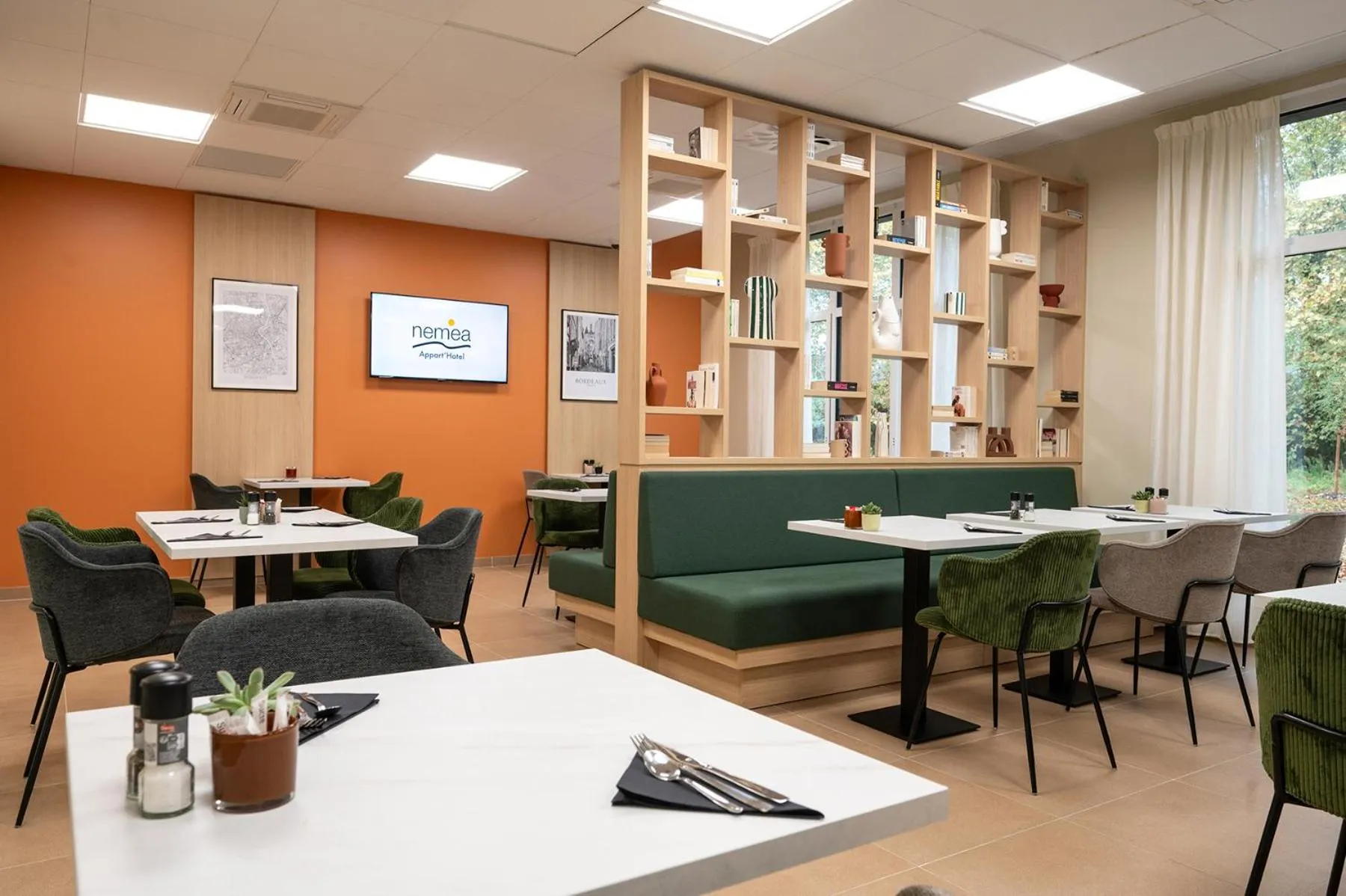 Breakfast in Nemea Appart Hotel La Boetie Bordeaux Pessac