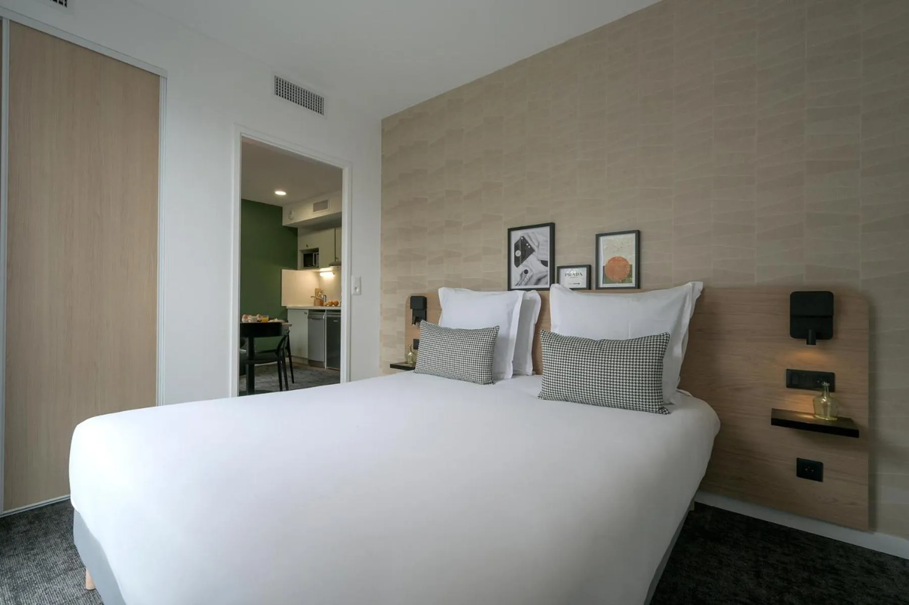 Bed in Nemea Appart Hotel La Boetie Bordeaux Pessac