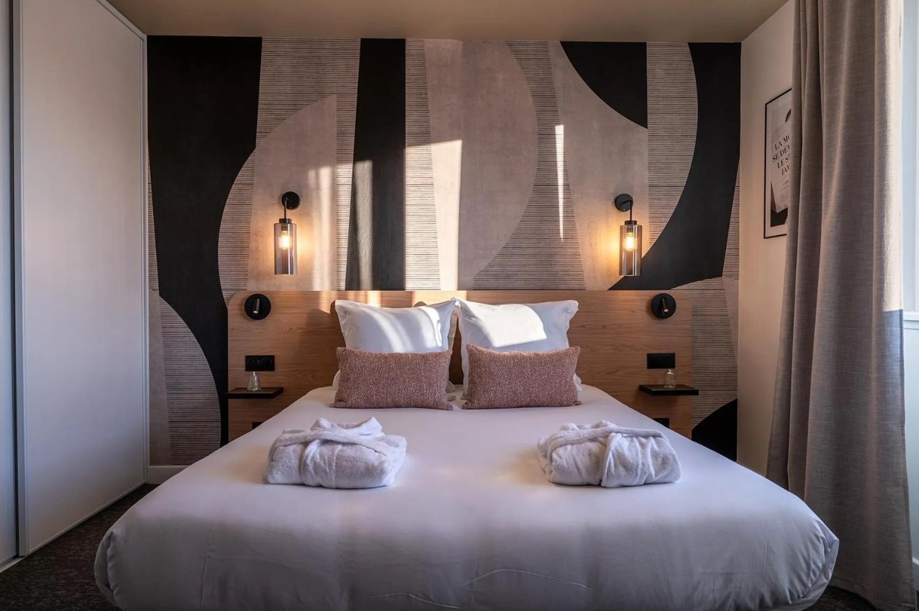 Bed in Nemea Appart Hotel Coeur Europe Strasbourg Illkirch